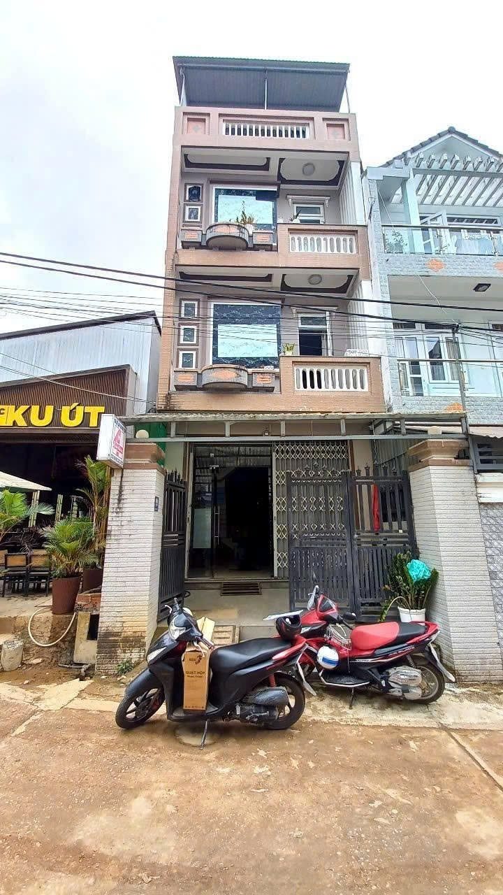 CHO THUÊ NHÀ NGUYỄN CÔNG TRỨ 22 TRIỆU 8 PHÒNG NGỦ MỚI XÂY