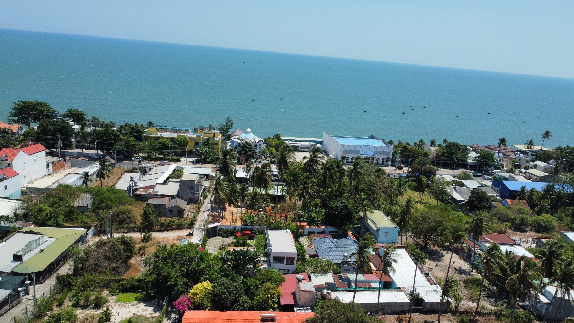 Bán villa biển 600m2 thổ cư lô góc đường Nguyễn Đình Chiểu, Hàm Tiến cách biển 50m