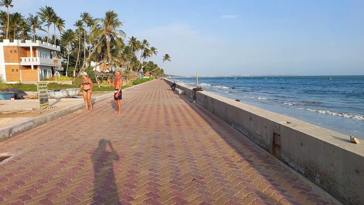 Tôi cần bán 150m thổ cư đường hoà bình, hàm tiến khu phố tây cạnh biển