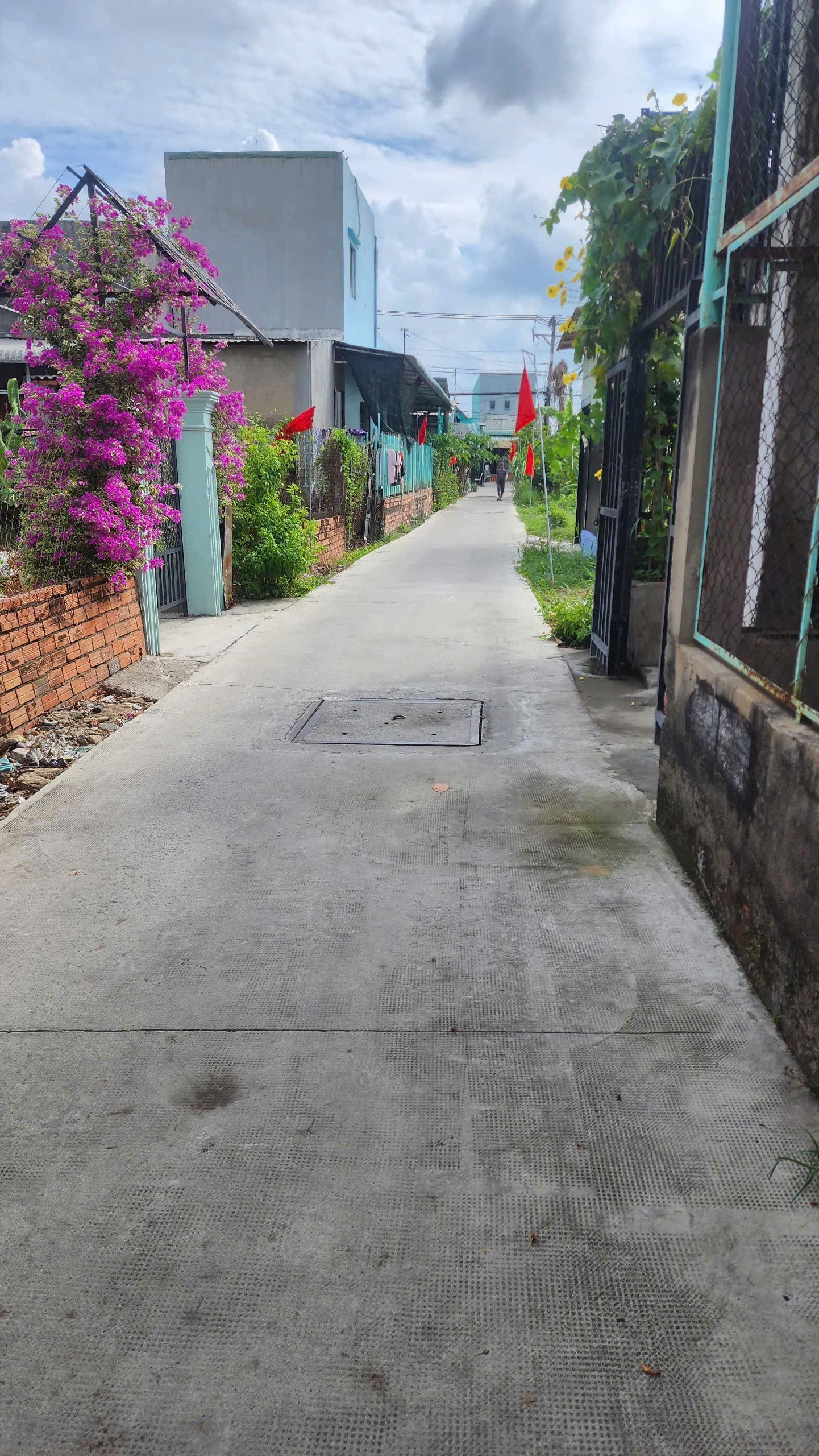 Bán nhà nguyên căn tiện xây mới