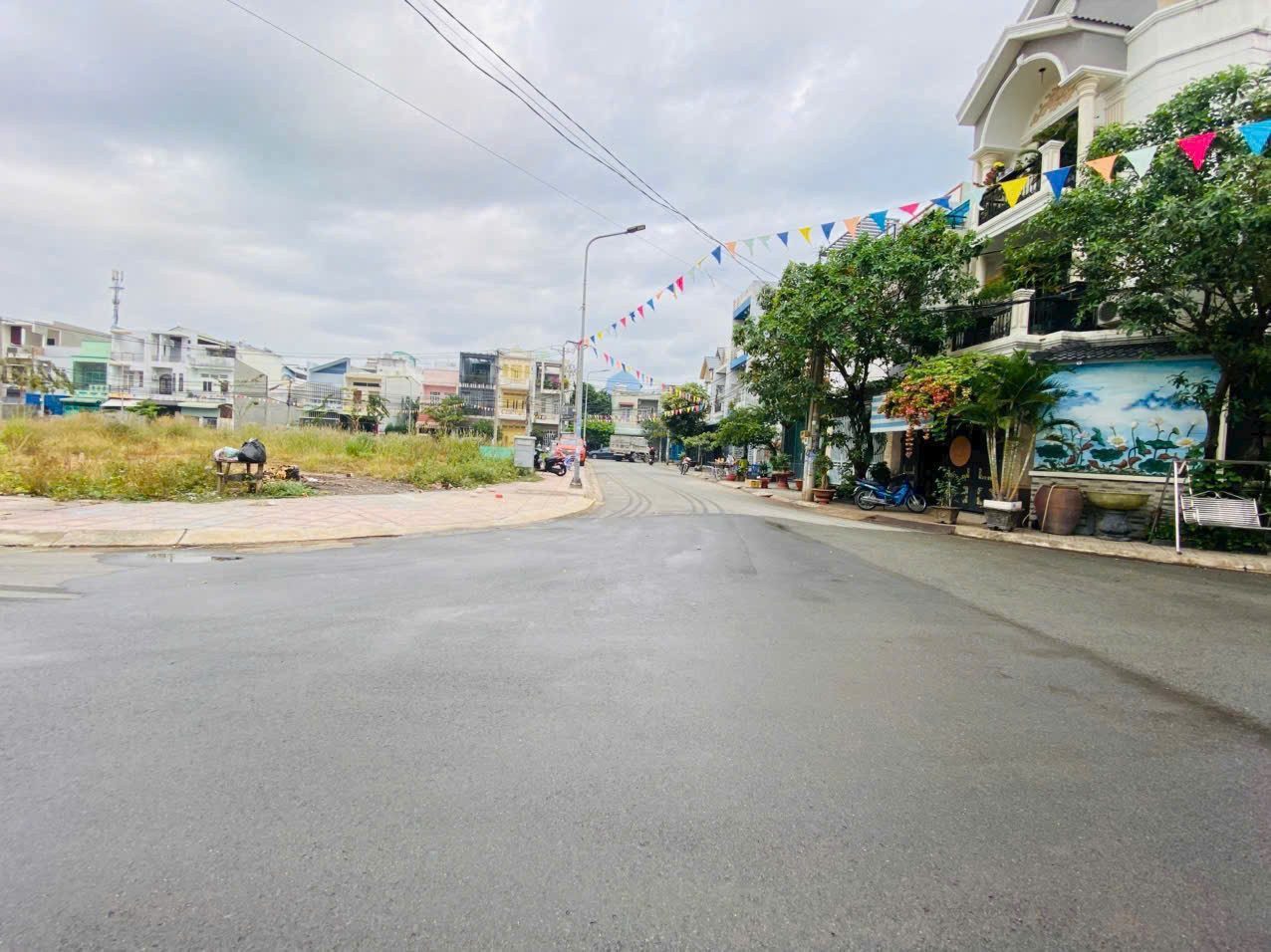 Bán Đất DT 5 x 20m, Kinh Doanh Sầm Uất, Đường nhựa 8M, Tái Định Cư, Phường Quang Vinh.