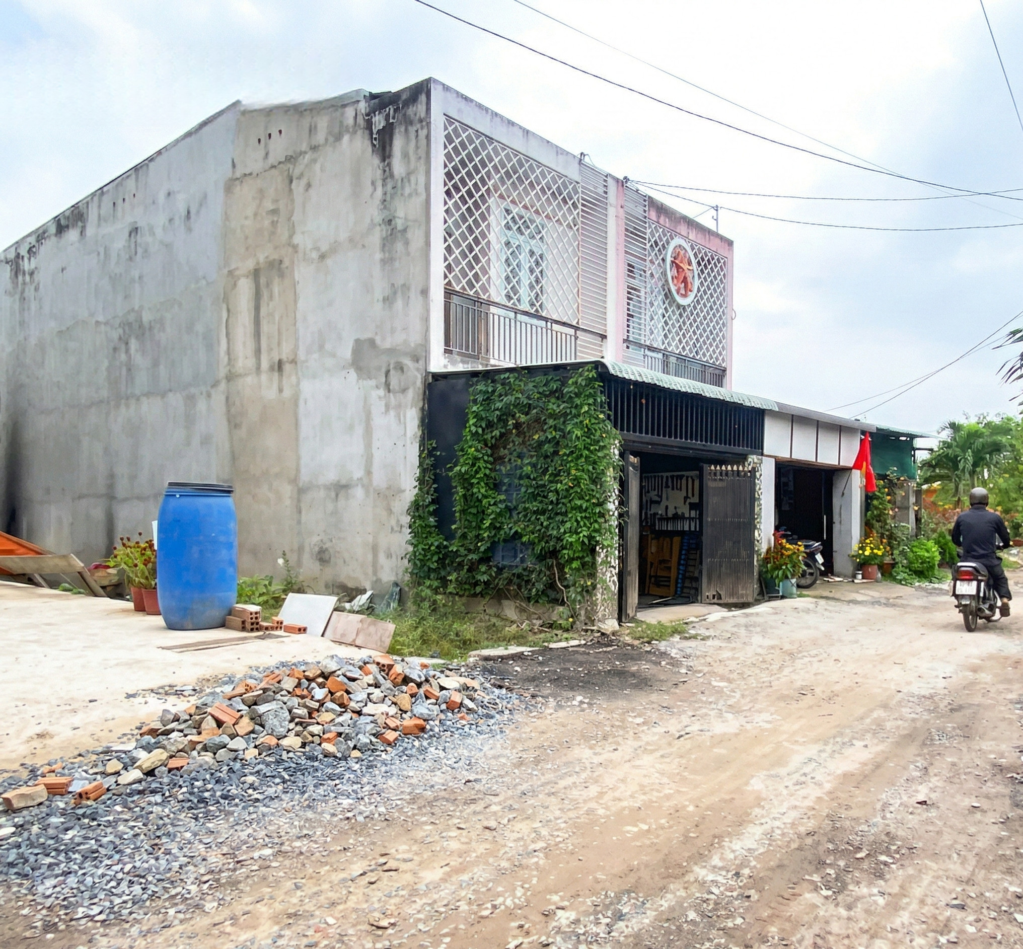 Bán gấp nhà ngay KCN Thành Thành Công, 890 triệu đang cho thuê 4 triệu/tháng. Gọi 0772507203