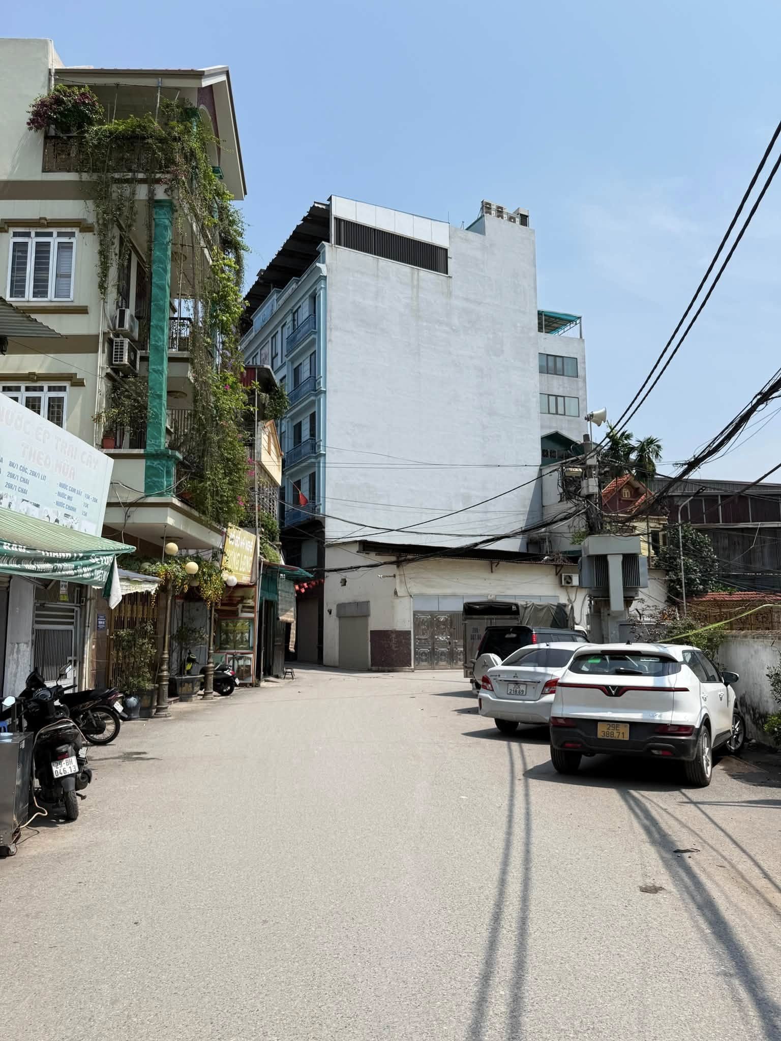 BÁN MẢNH ĐẤT ĐƯỜNG NGUYỄN ĐỨC CẢNH. 313M2 NHÀ C4. MT 10M.
