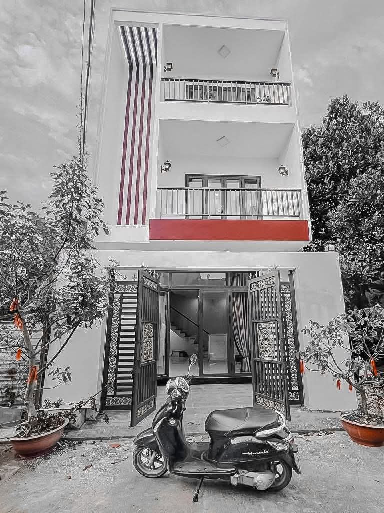 🔥 NHÀ MỚI 3 TẦNG – GIÁ CHỈ HƠN 4 TỶ 🔥
🔥 LONG TRƯỜNG – Q9 🔥
📍 Nguyễn Duy Trinh, TP Thủ Đức

📐 55m² (5.5 × 10) – đường 6m, khu phân lô
🏡 1 trệt 2 lầu – 4PN • 4WC – nhà đẹp, vào ở ngay

📜 Sổ riêng – hoàn công – pháp lý chuẩn
🔥 Chủ nhiệt bán – giá còn