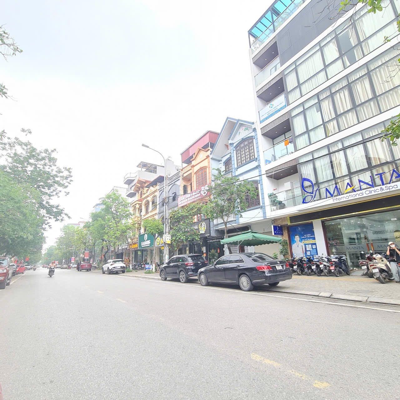 Bán nhà 3.5 tầng mặt phố nguyễn gia thiều. Kinh doanh tốt. Diện tích 80m mặt tiền 6.4m hướng bắc. Phường kinh bắc tỉnh bắc ninh