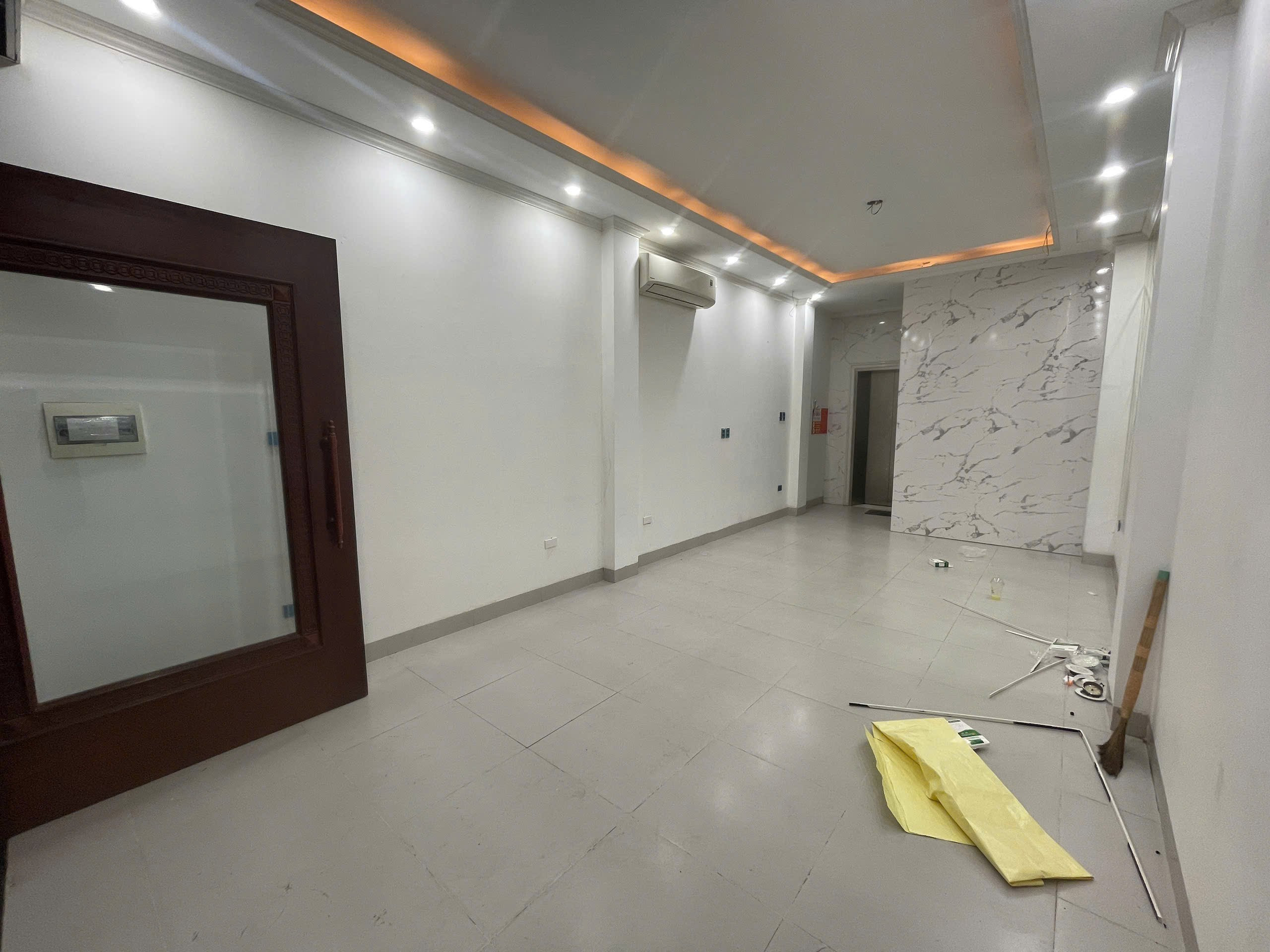 Nhà THANG MÁY, Ô TÔ 50M x 7T giá 30 triệu Nguyễn Hoàng, Mỹ Đình - Từ Liêm