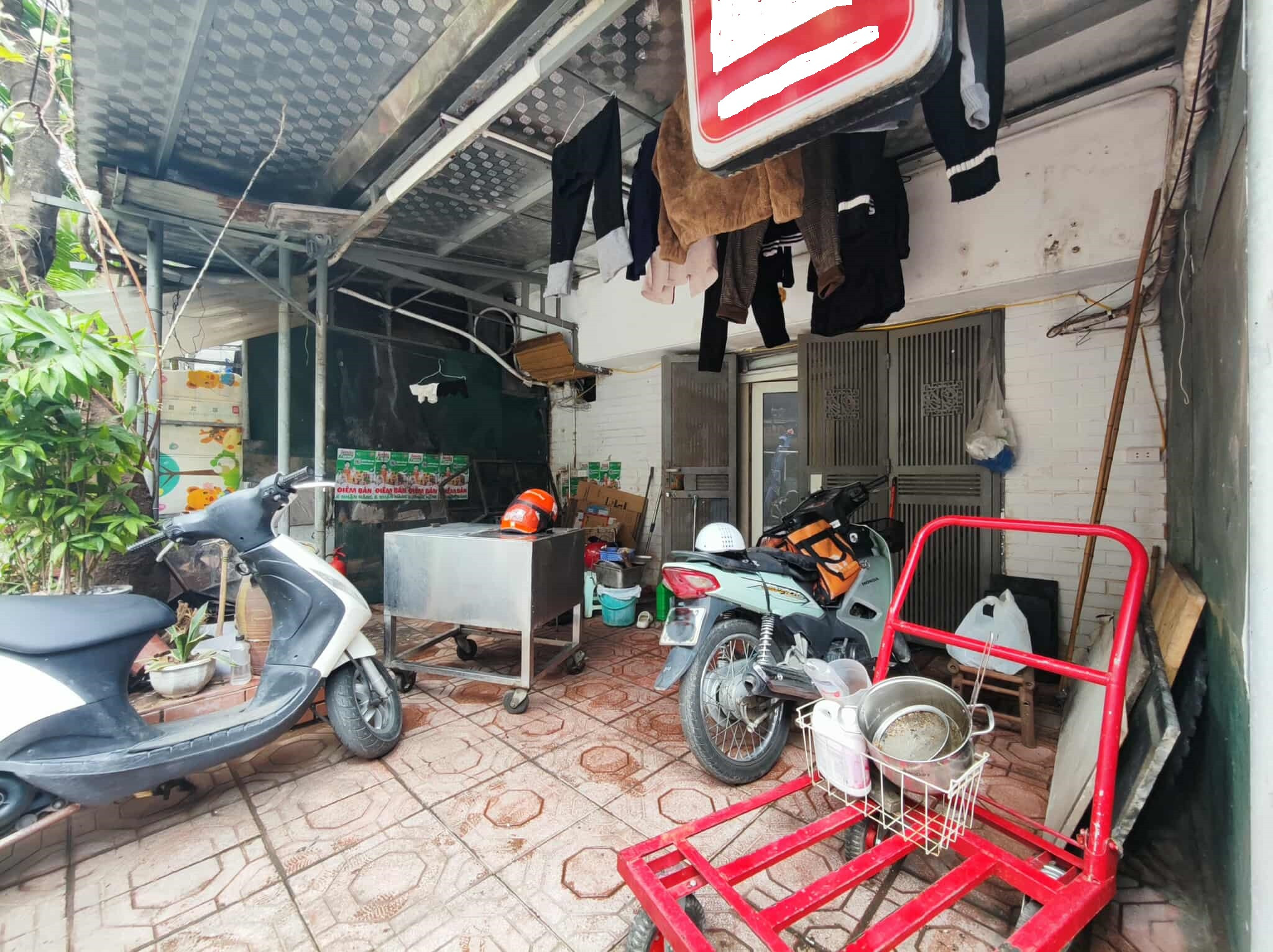 CHO THUÊ CĂN HỘ TẬP THỂ THÀNH CÔNG BA ĐÌNH, GẦN PHỐ, MẶT NGÕ VỪA Ở VỪA KINH DOANH