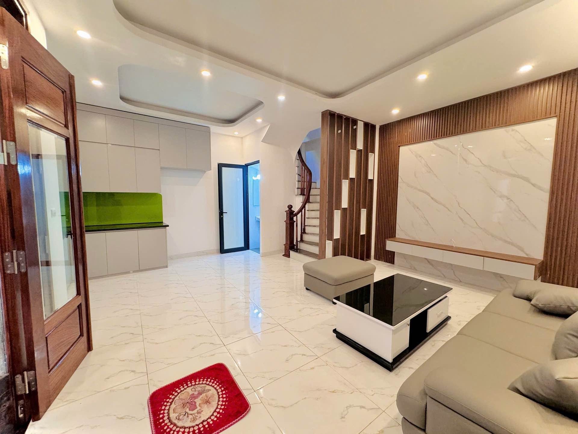 KHỞI SINH THỊNH VƯỢNG VỚI NHÀ MỚI PHÂN LÔ NGUYỄN HUY TỰ - 5 TẦNG - MẶT TIỀN RỘNG - SÁT PHỐ - Ở CỰC SƯỚNG