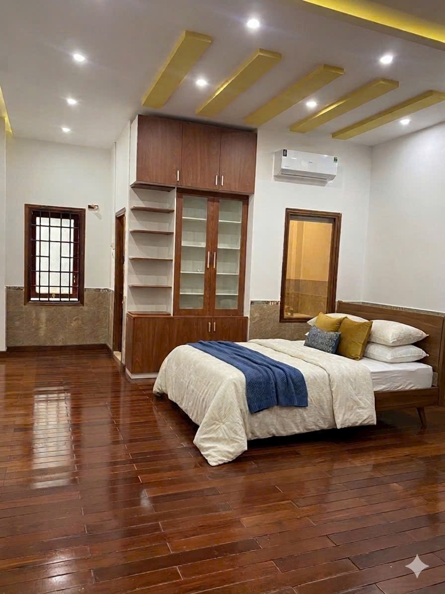 Bán nhà 3 tầng MT Nguyễn Khang vị trí đẹp