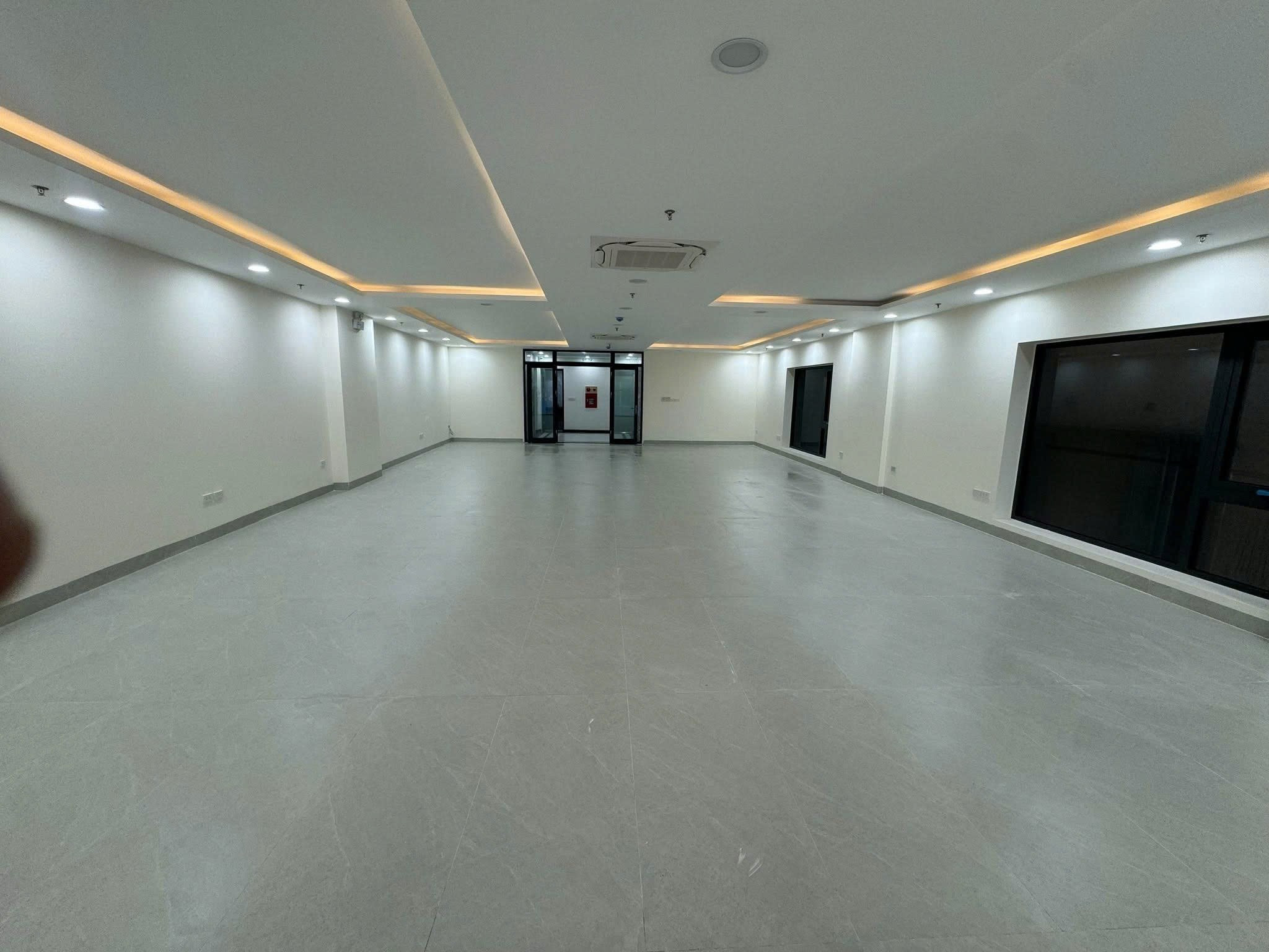 Cho Thuê Nhà Nguyễn Khang - Yên Hòa - Cầu Giấy 100M² 4 Tầng 4 Ngủ kk - Hầm Ô Tô,Xe Máy - Kinh Doanh VP, Showroom... Giá Thuê 35tr