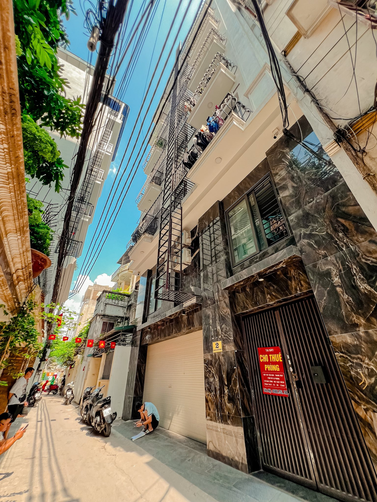 BÁN TÒA NHÀ CCMN ĐƯỜNG NGUYỄN KHANG. 160M2 XÂY 8 TẦNG. THANG MÁY. 32 PHÒNG.