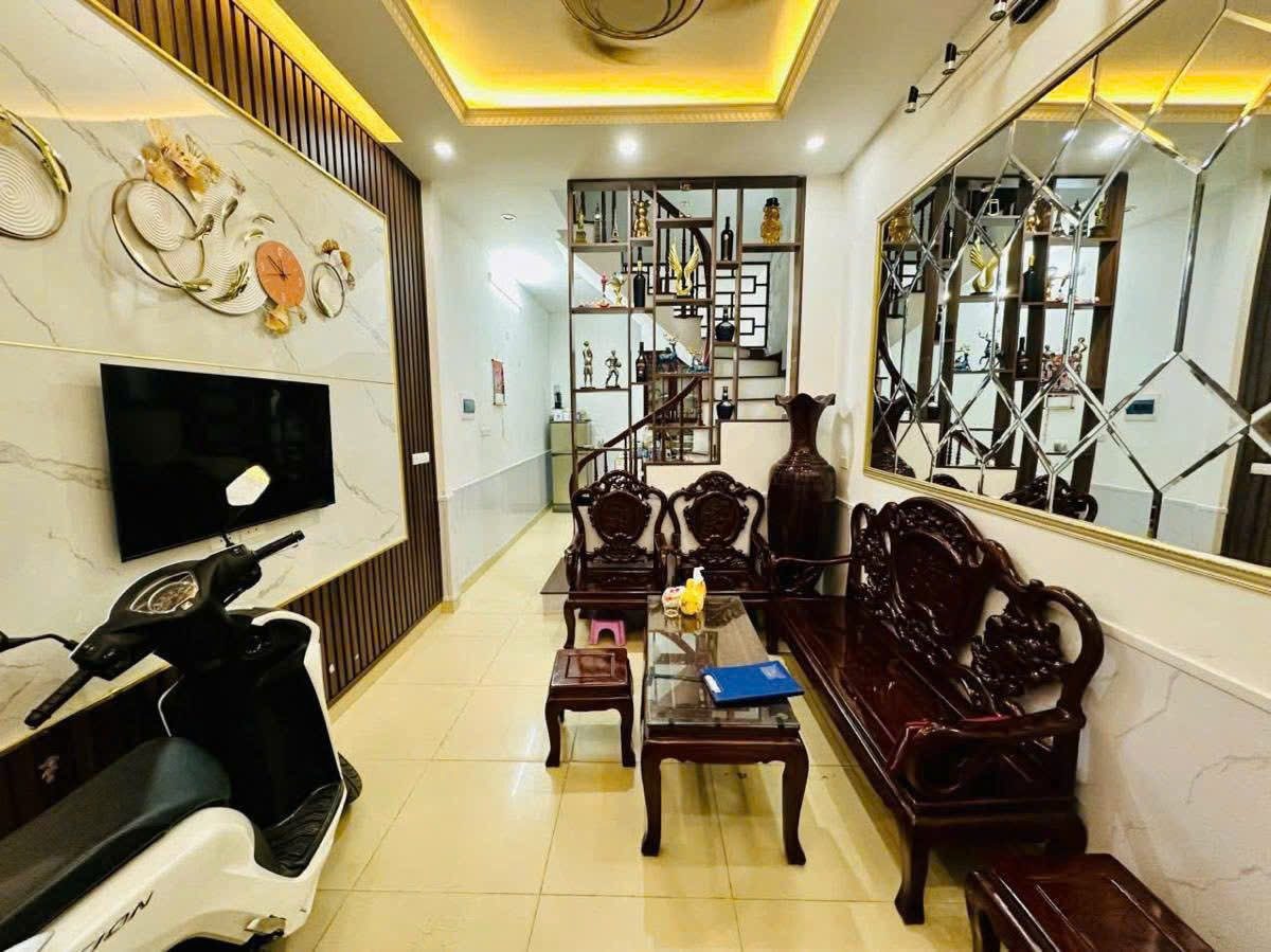 Cho thuê nhà riêng ngõ 445 Nguyễn Khang, Cầu Giấy 30m X 4T ĐẸP giá 12 triệu