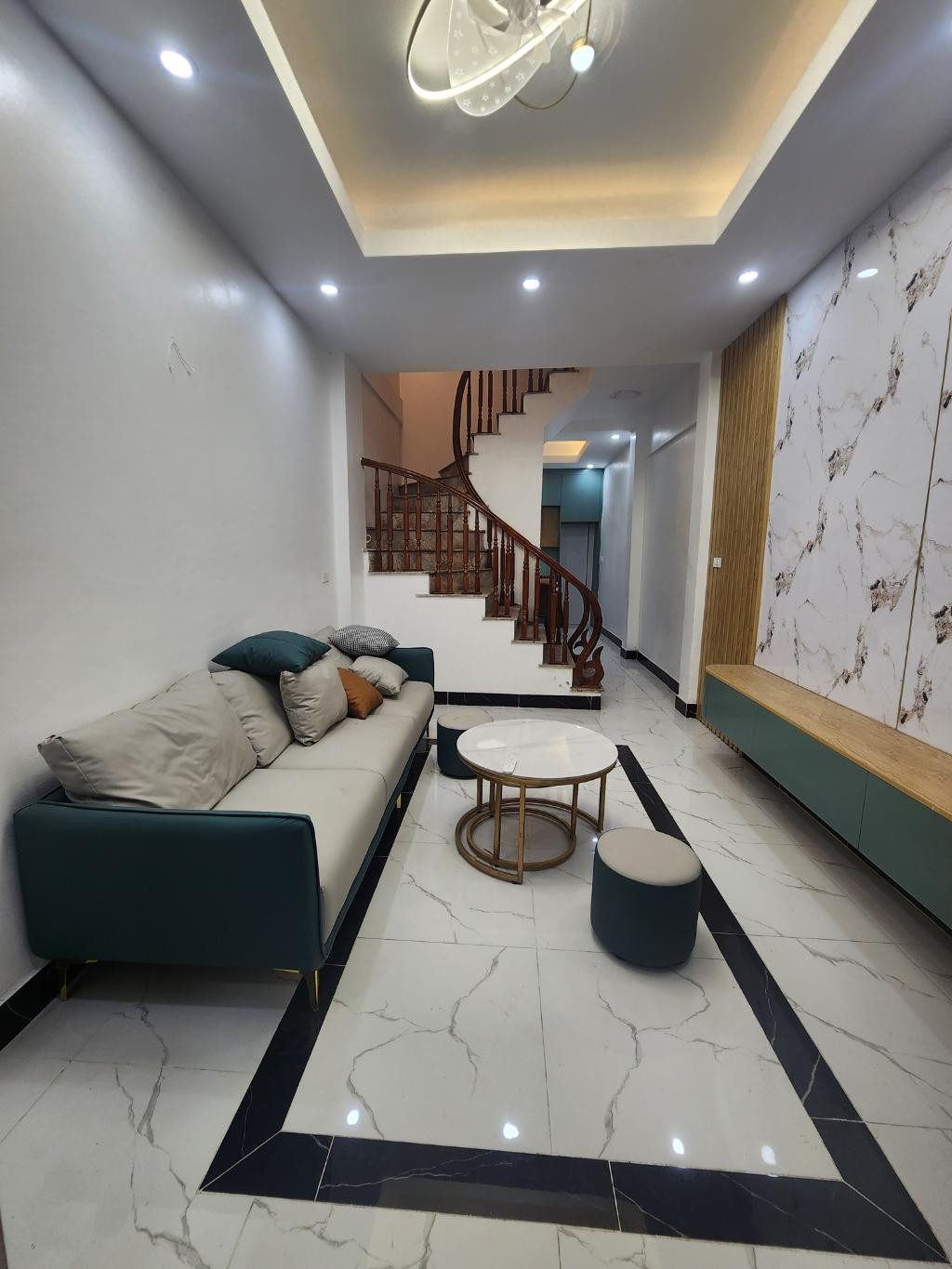 BÁN NHÀ NGUYỄN KHOÁI – 5 TẦNG MỚI – FULL NỘI THẤT – GẦN Ô TÔ – CHỈ 5,5 TỶ