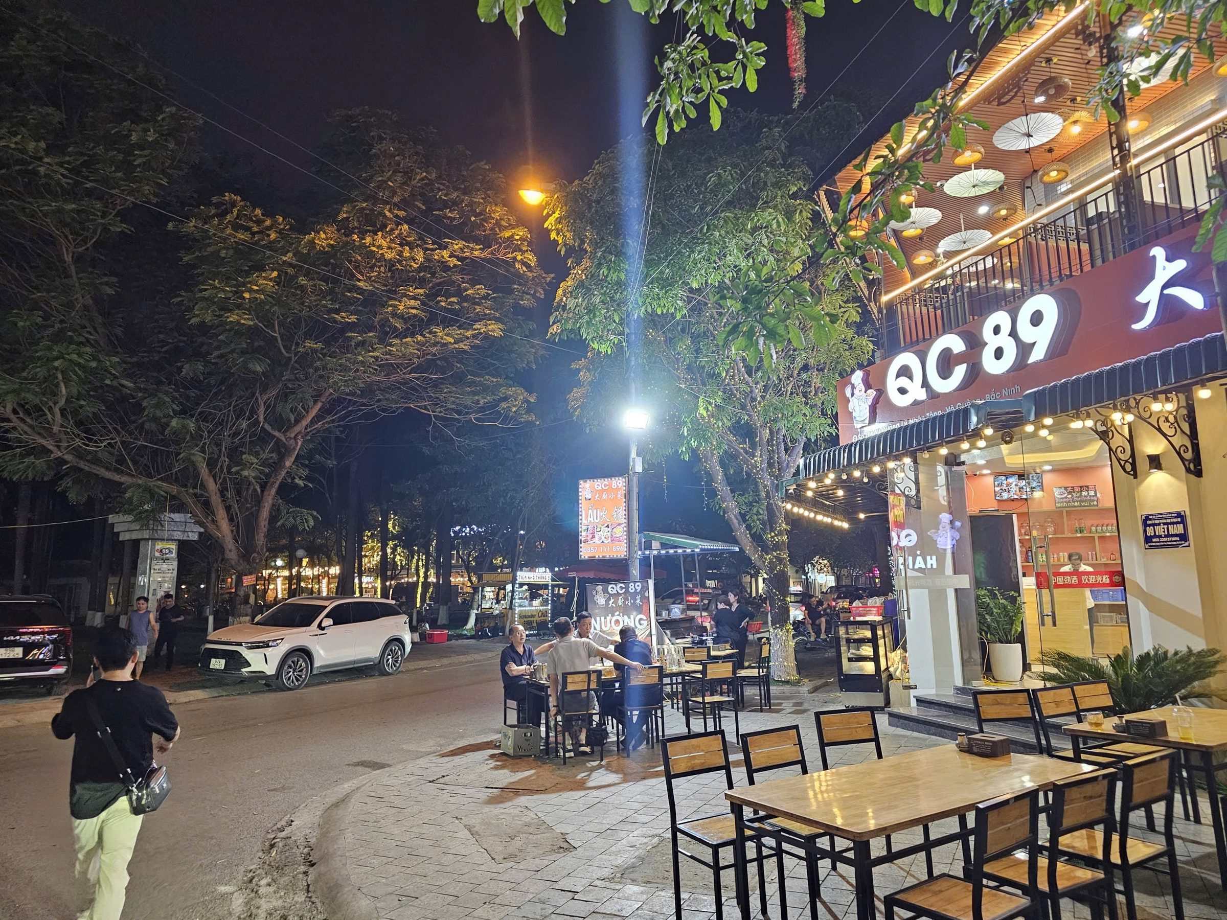 Bán nhà 4.5 tầng khu hud-A. Diện tích 94m mặt tiền 5.2m hướng đông nam. Lô áp góc. Mặt đường nguyễn khuê làn 2 đường lê thái tổ. Phường võ cường tỉnh bắc ninh