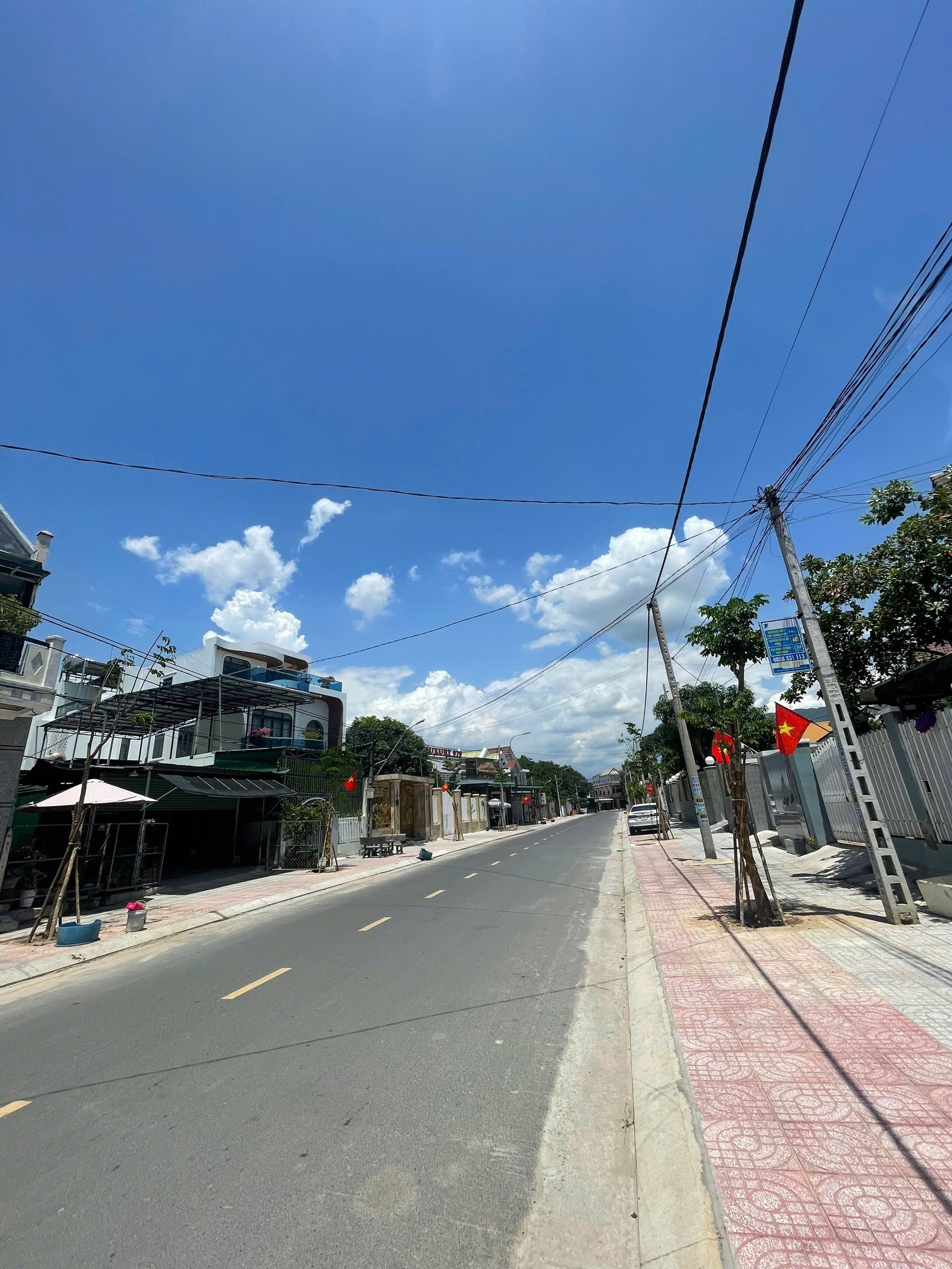 Bán nhà 2 lầu