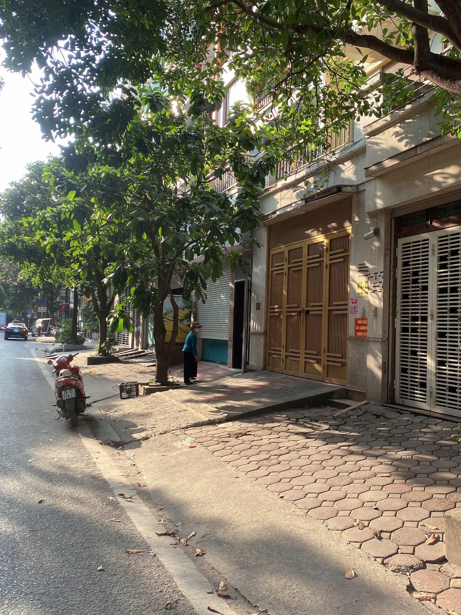 BÁN NHÀ LIỀN KỀ KĐT VĂN QUÁN. 90M2 - 5 TẦNG. KINH DOANH.