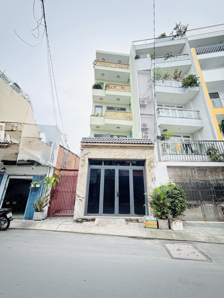 Gấp bán nhà 5 tầng gần sân bay, sổ hồng riêng