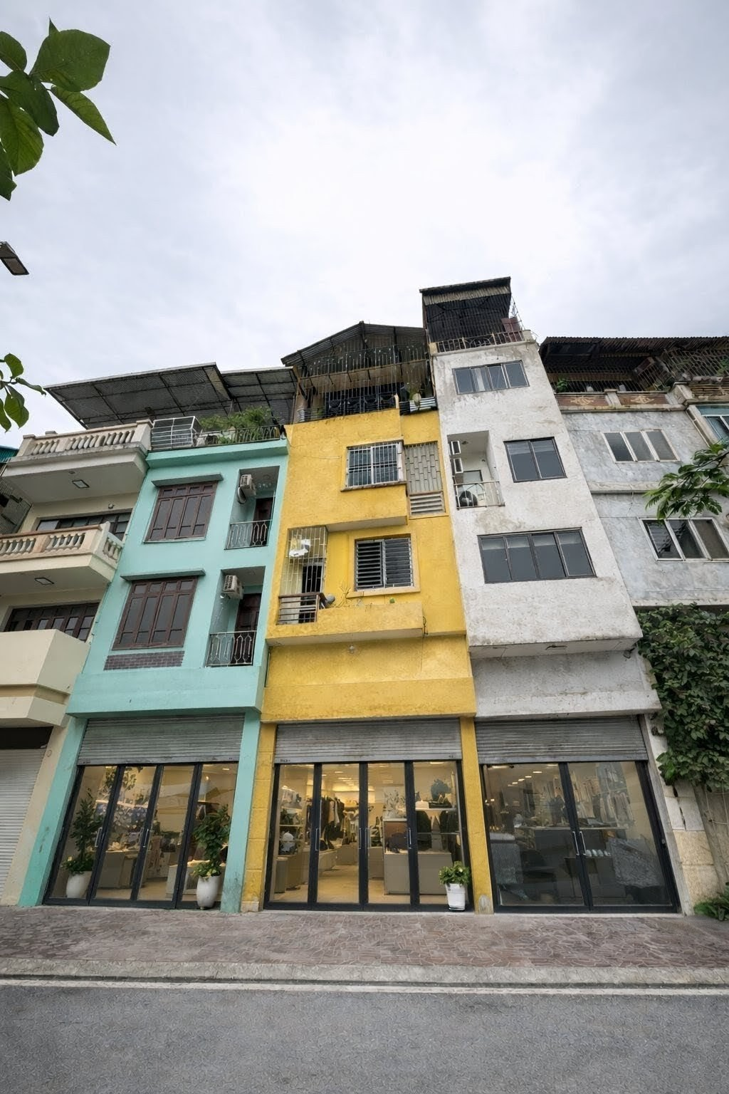 Bán nhà đẹp mặt phố Nguyễn Lân! Phân lô ô tô, vỉa hè rộng, view sông – 35m2 5 tầng 18.28 tỷ – Giữ tài sản an toàn, lợi nhuận bền vững