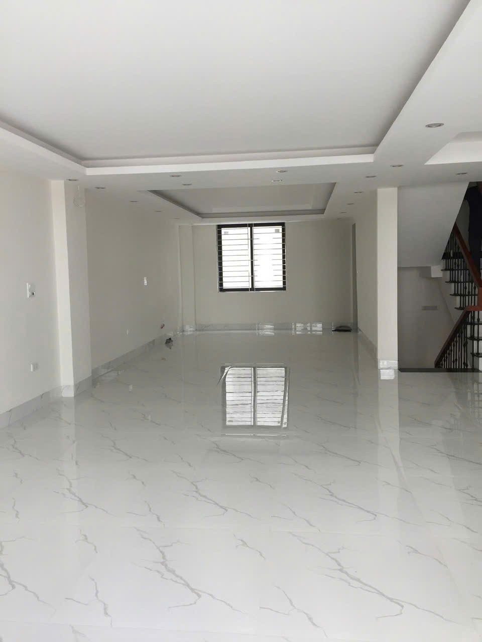 Cho thuê nhà Nguyên căn mặt phố trung tâm Trâu Quỳ/Gia Lâm 80m2 mtien 10m đường 22m