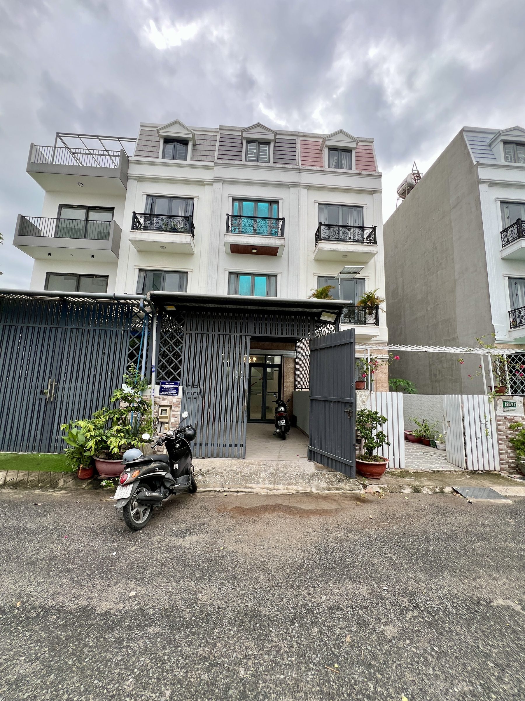 Cho Thuê Nhà DT 4x20 1Trệt 3Lầu 6Pn 6Wc Sân Ôtô Ngay Cầu an Lộc Khu Du Lịch Bến Xưa Hẻm To Rộng Rải