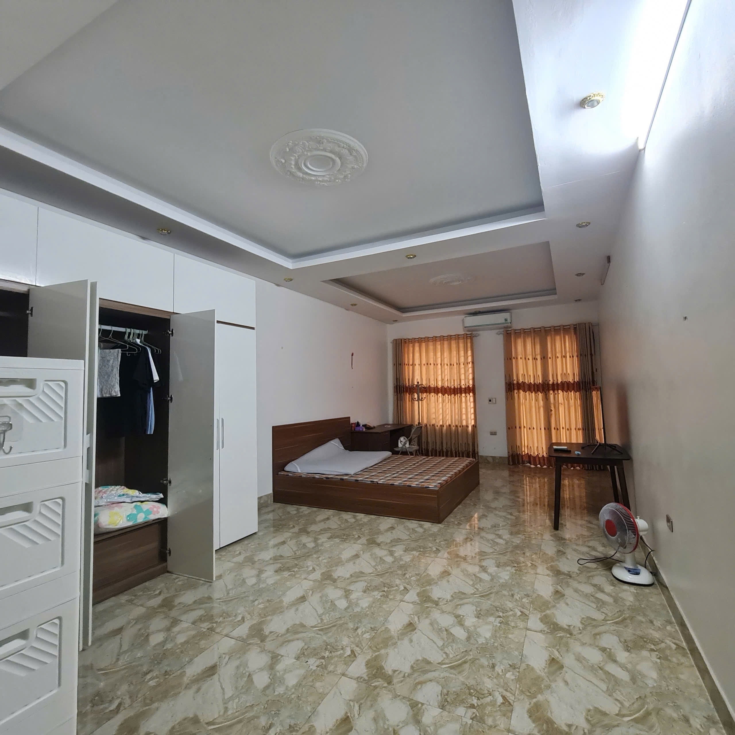 Bán nhà 3 tầng phố nguyễn quang ca khu suối hoa. Cạnh vườn hoa. Diện tích 78m mặt tiền 4.5m hướng bắc. Phường kinh bắc tỉnh bắc ninh