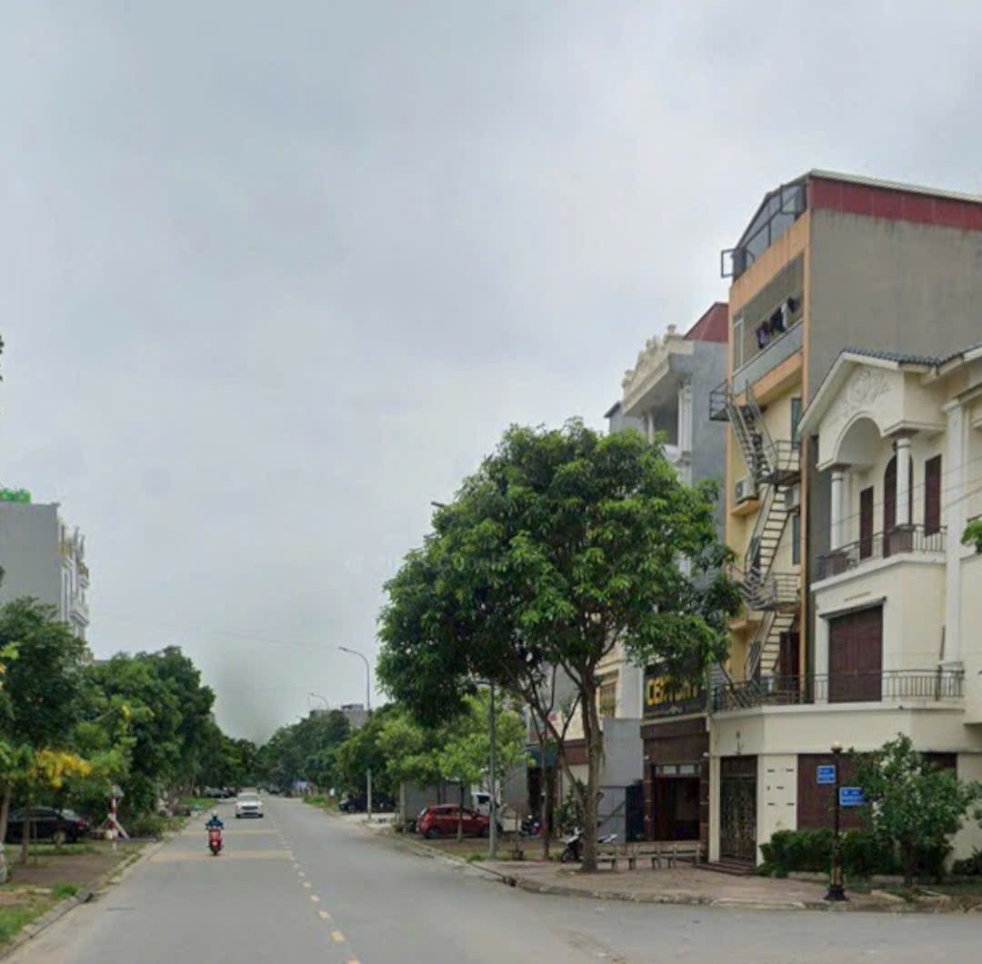 Bán đất dãy NLK1 khu đô thị đại hoàng long. Mặt đường nguyễn quyền khả lễ. Ngay ngã 4 lý anh tông. Diện tích 113.9m mặt tiền 4.95m hướng tây bắc. Phường võ cường tỉnh bắc ninh