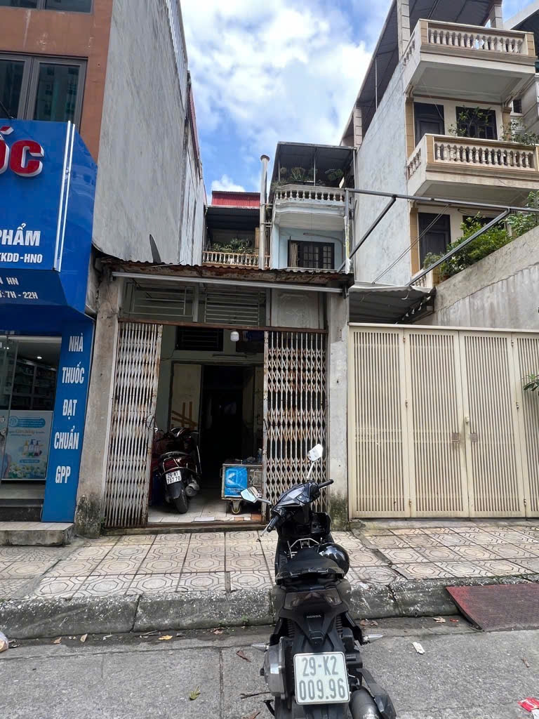 Nhà mặt đường 12m kinh doanh