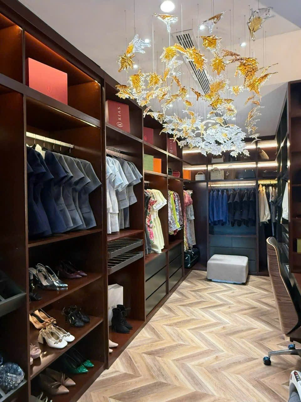 Chính chủ bán nhà Nguyễn Văn Cừ 48m2, 8 tầng có thang máy, mặt tiền 5m, phù hợp ở và cho thuê
