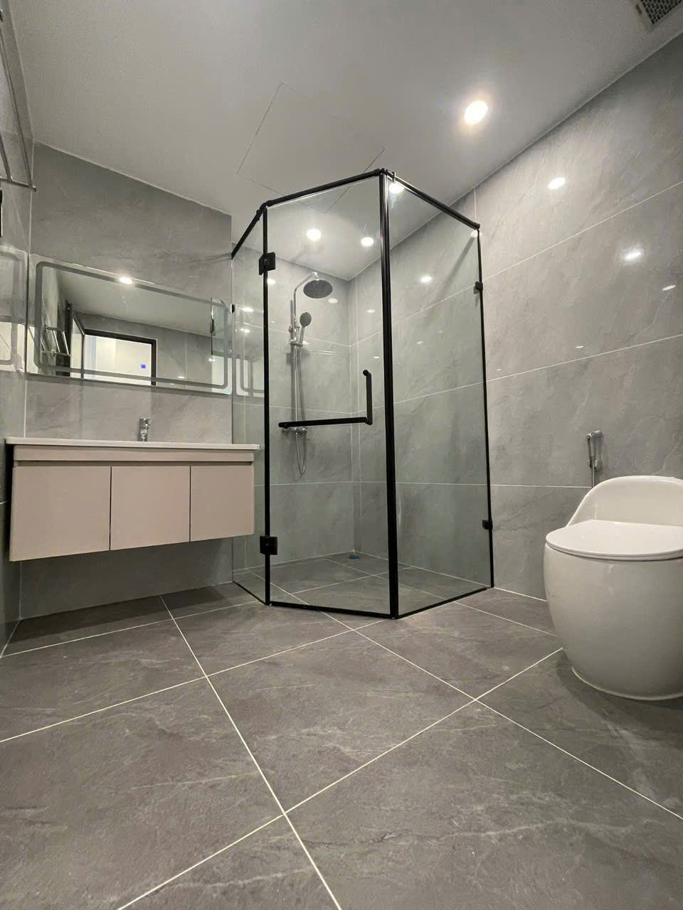 Nhà Đẹp Nguyễn Sơn Long Biên Hà Nội 7 Tầng Thang Máy Kinh Doanh Đỉnh