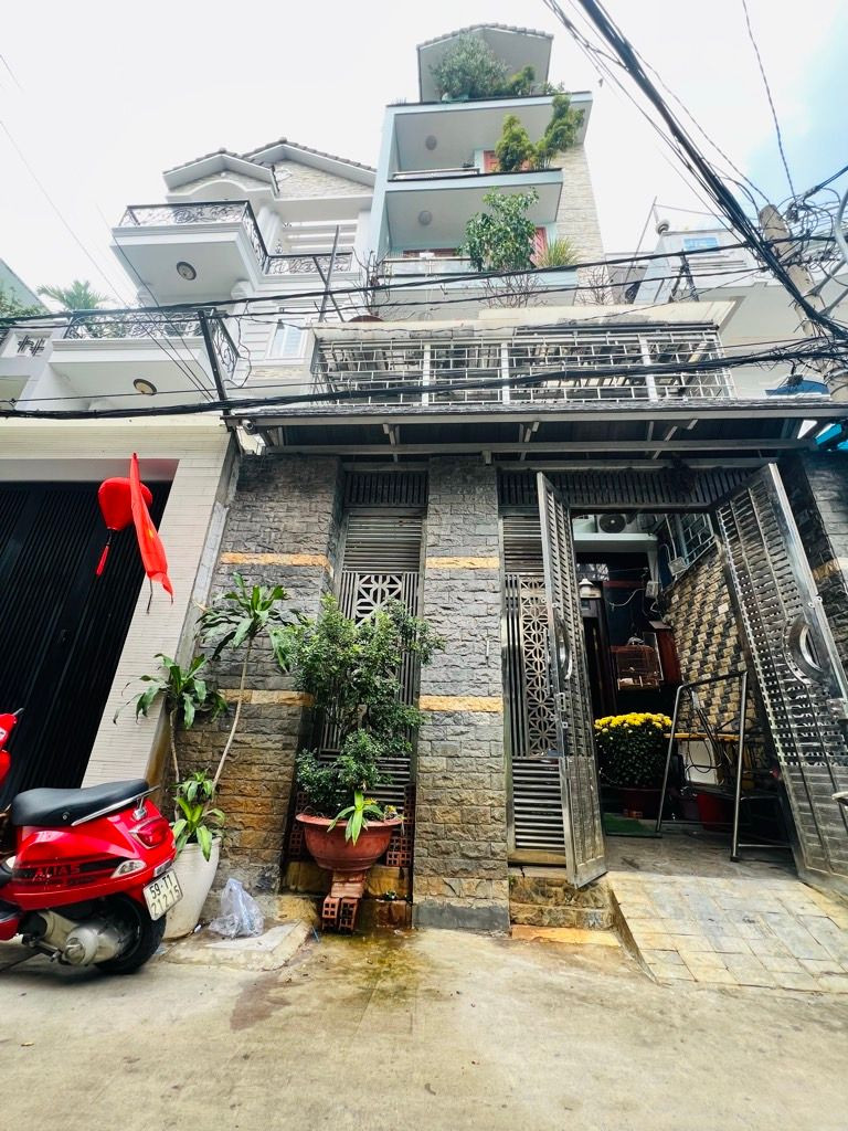 Nhà 6 tầng có thang máy hẻm 6m Thoại Ngọc Hầu, 90m2, ngang 5.4m, 8PN, Chỉ 14.3 tỷ