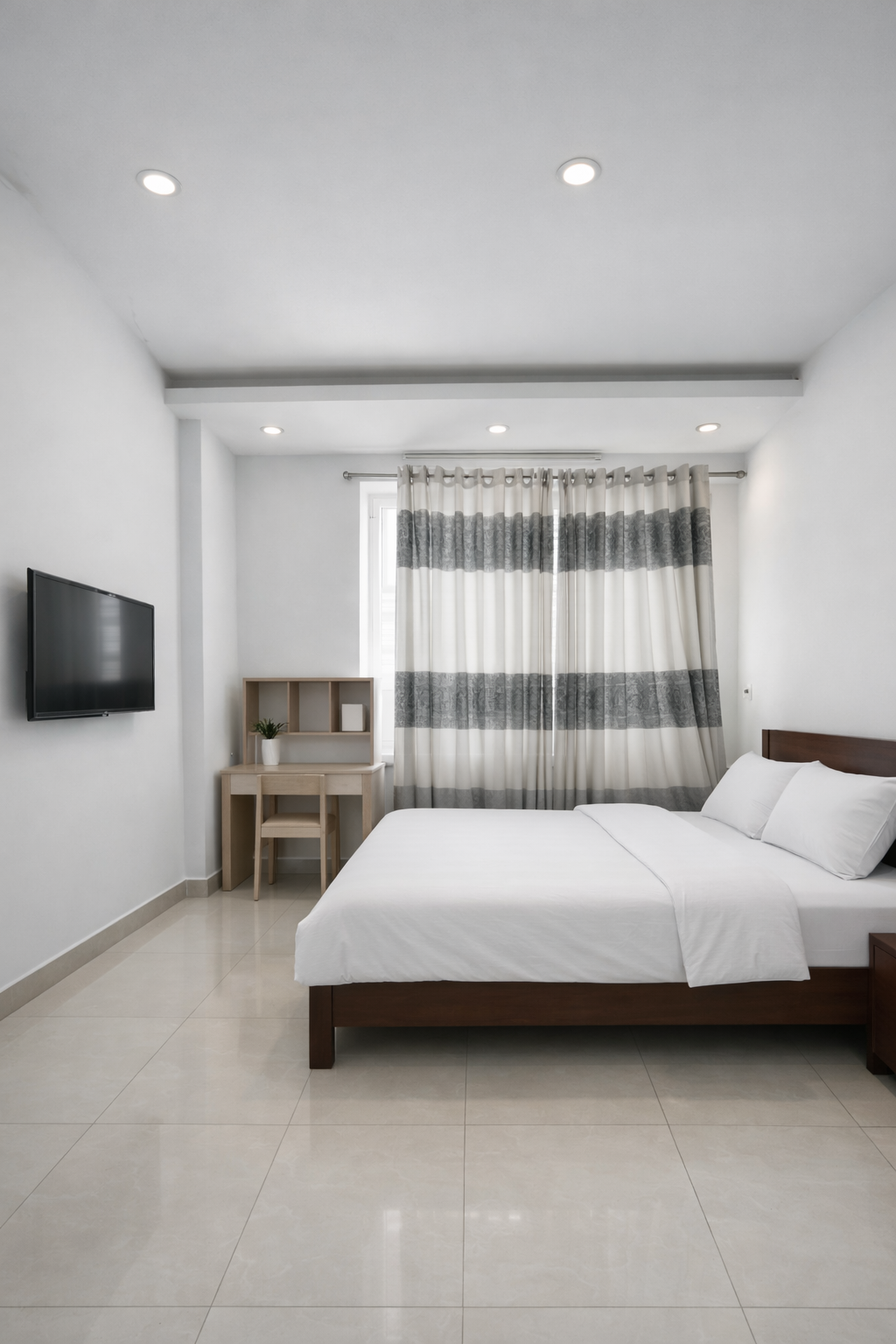 NHÀ ĐẸP NGAY NGUYỄN SƠN – CHỈ 20M RA MẶT TIỀN – HƠN 5 Đ