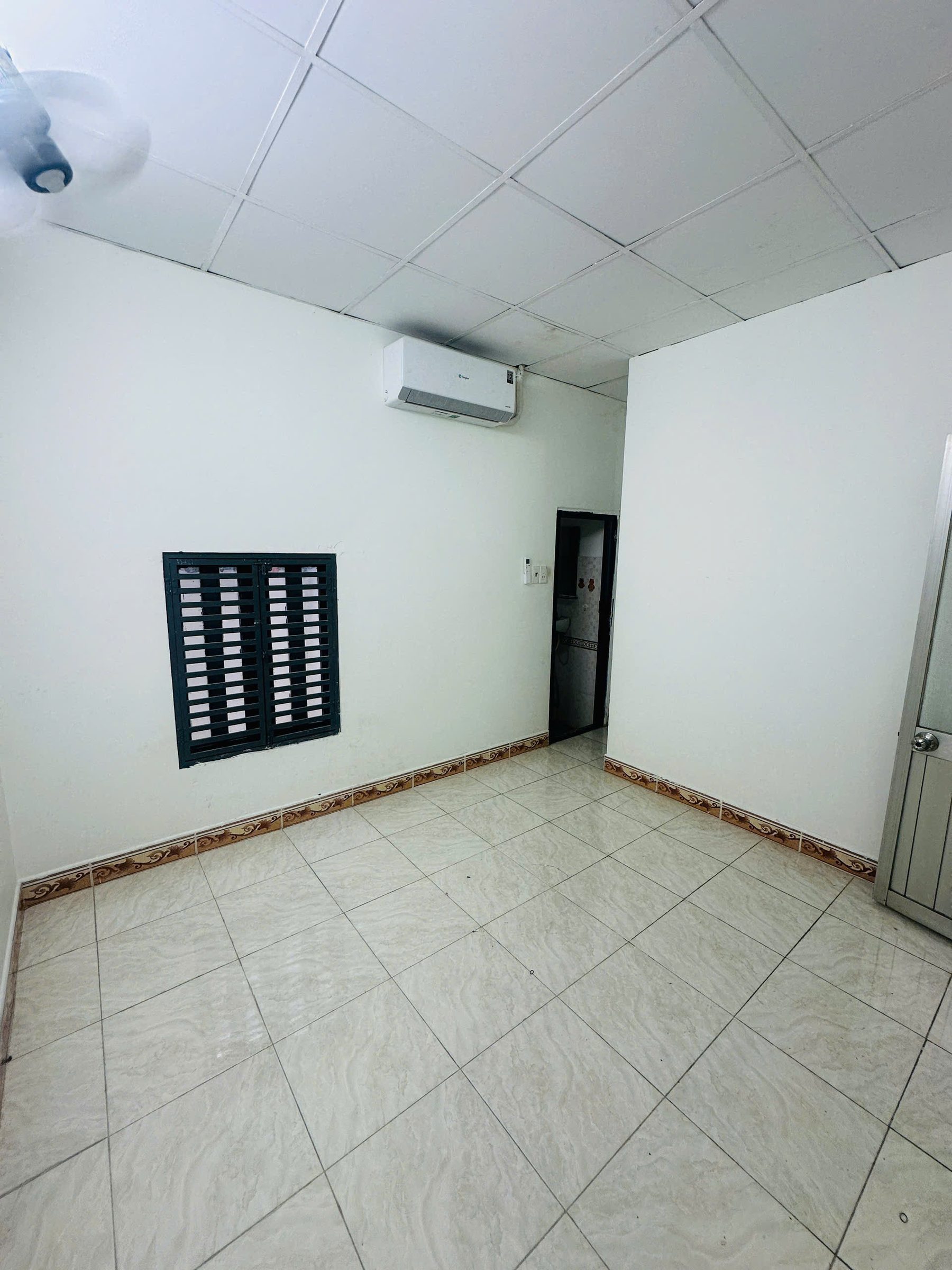 💥CHỈ 4 TỶ NHỈNH - NHÀ MỚI 2 TẦNG KIÊN CỐ - CHÍNH CHỦ 1 ĐỜI - NGAY CHỢ VẢI PHÚ THỌ HÒA - 44M²