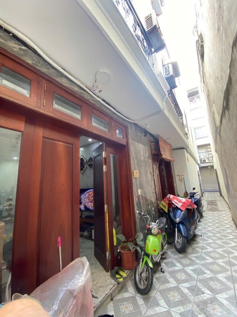 NGUYỄN SƠN – Ô TÔ TRÁNH – NHÀ ĐẸP 5 TẦNG - 3 PHÒNG NGỦ RỘNG – GIÁ 9.1 TỶ LONG BIÊN