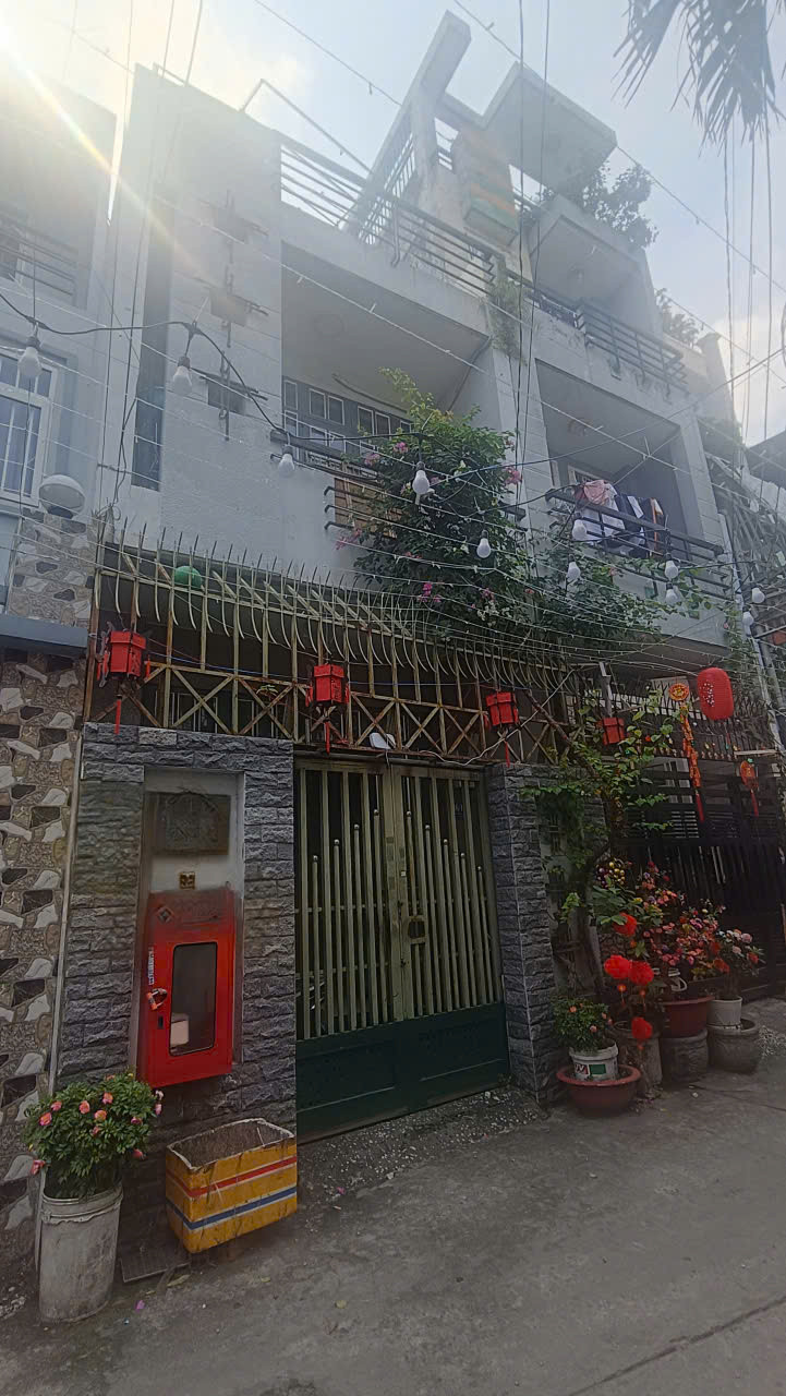 Bán nhà Nguyễn Suý  (4.2m x 20,5m x 3 Tầng) giá 8.8 tỷ Phường Phú Thọ Hòa