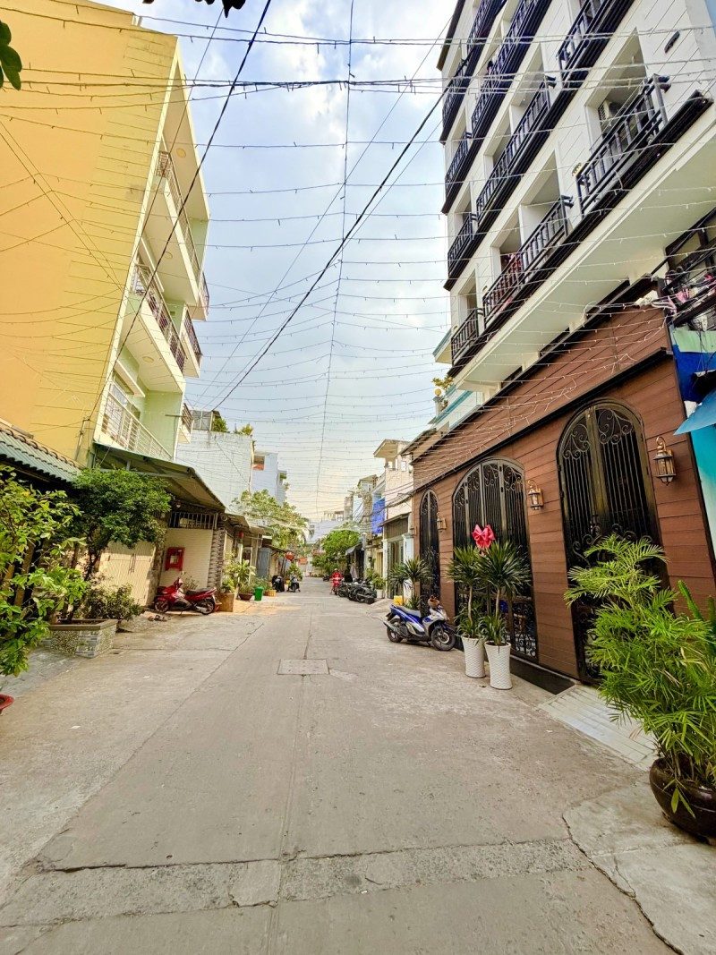 BÁN NHÀ HẺM XE HƠI GẦN ĐƯỜNG NGUYỄN SÚY, TÂN PHÚ, 84M2 NGANG 4M, HOÀN CÔNG ĐỦ GIÁ 7 TỶ 9 CÒN THƯƠNG LƯỢNG