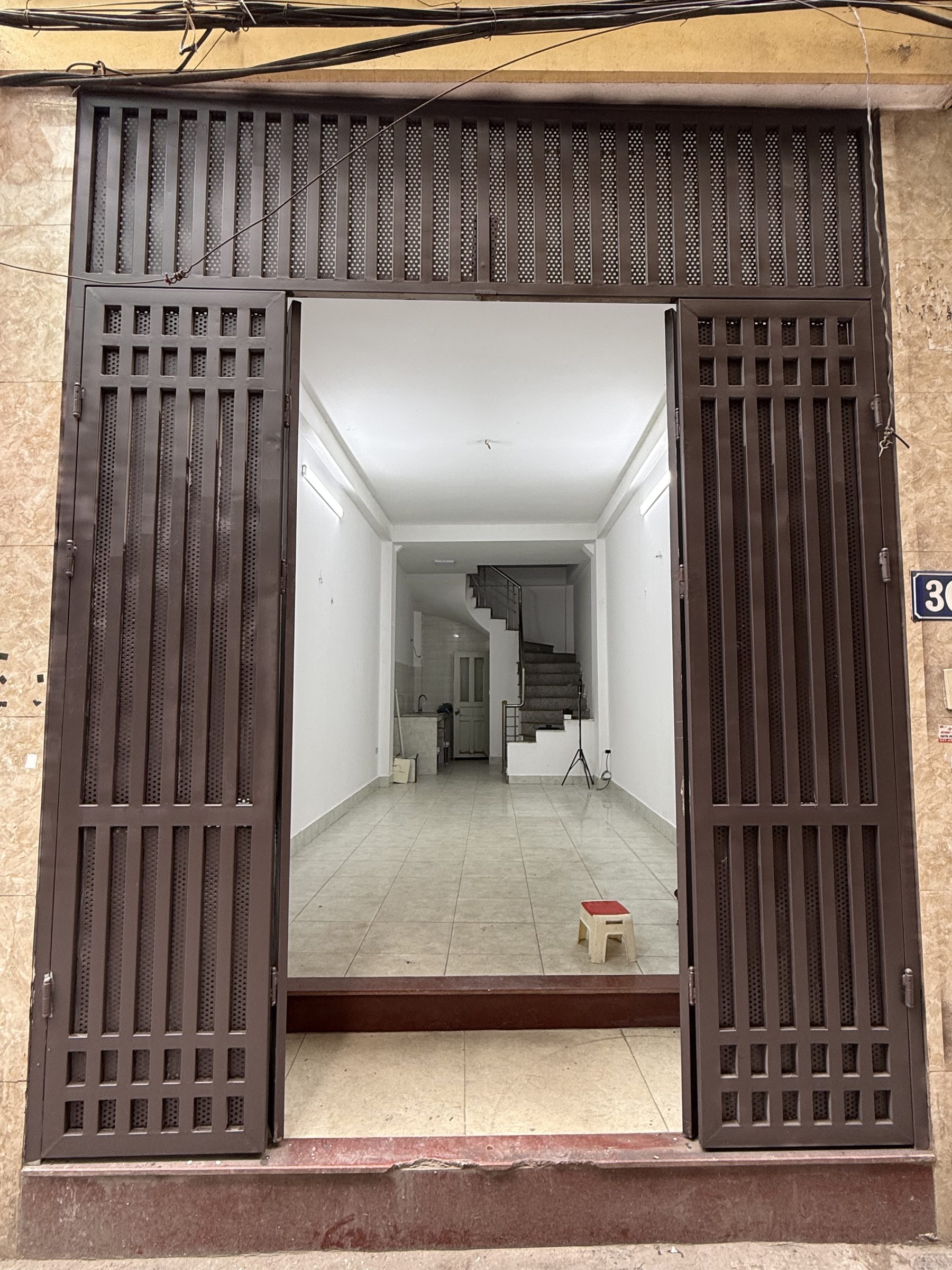 Bán Đất 30m2 có sẵn 30 m2 thổ cư giá 7.5 tỷ tại Đường Nguyễn Tam Trinh Phường Yên Sở Phường Ngọc Hà Hà Nội