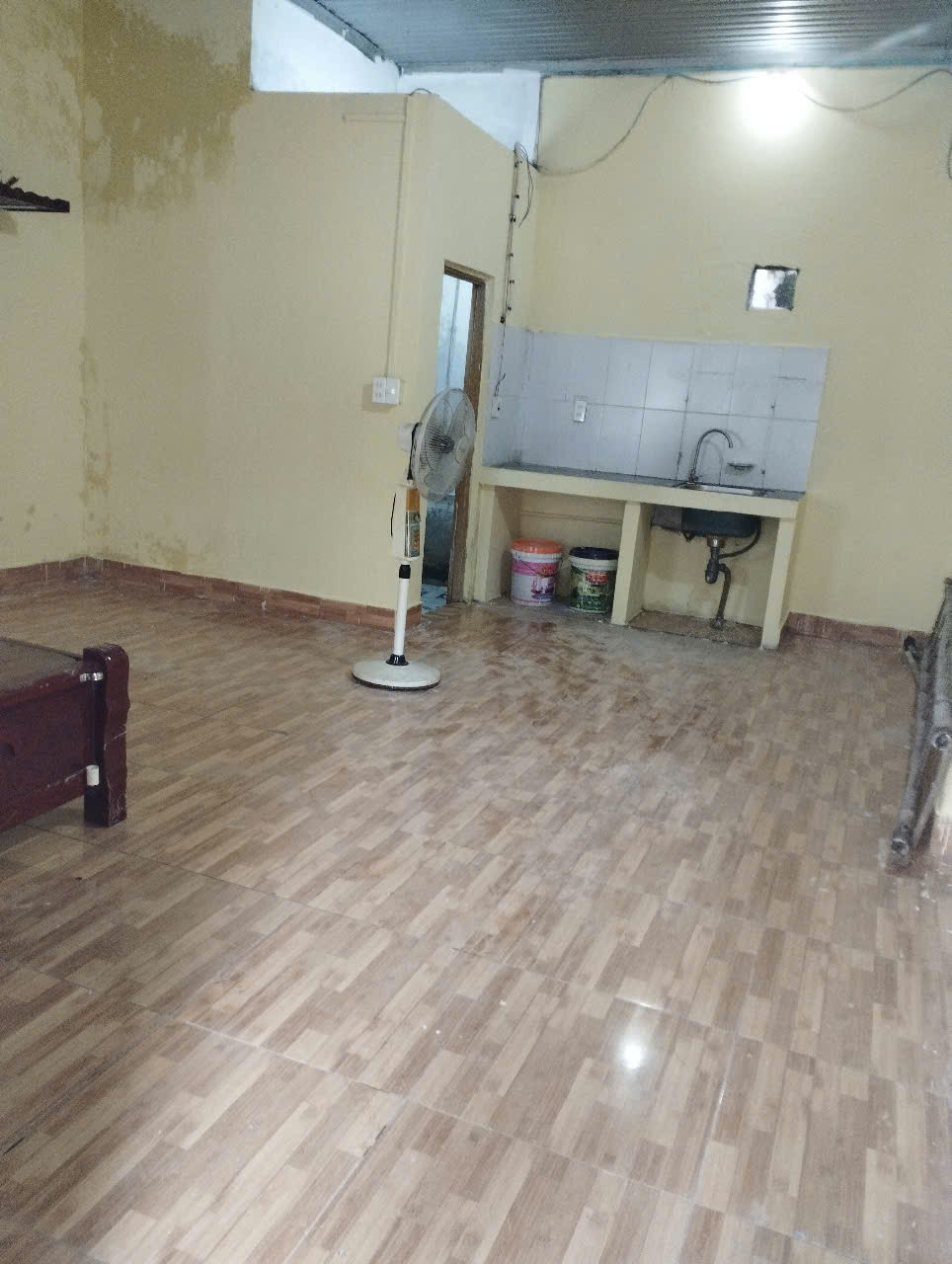 Cho thuê căn hộ gia đình ở hoặc cán bộ/sinh viên ở siêu rẻ