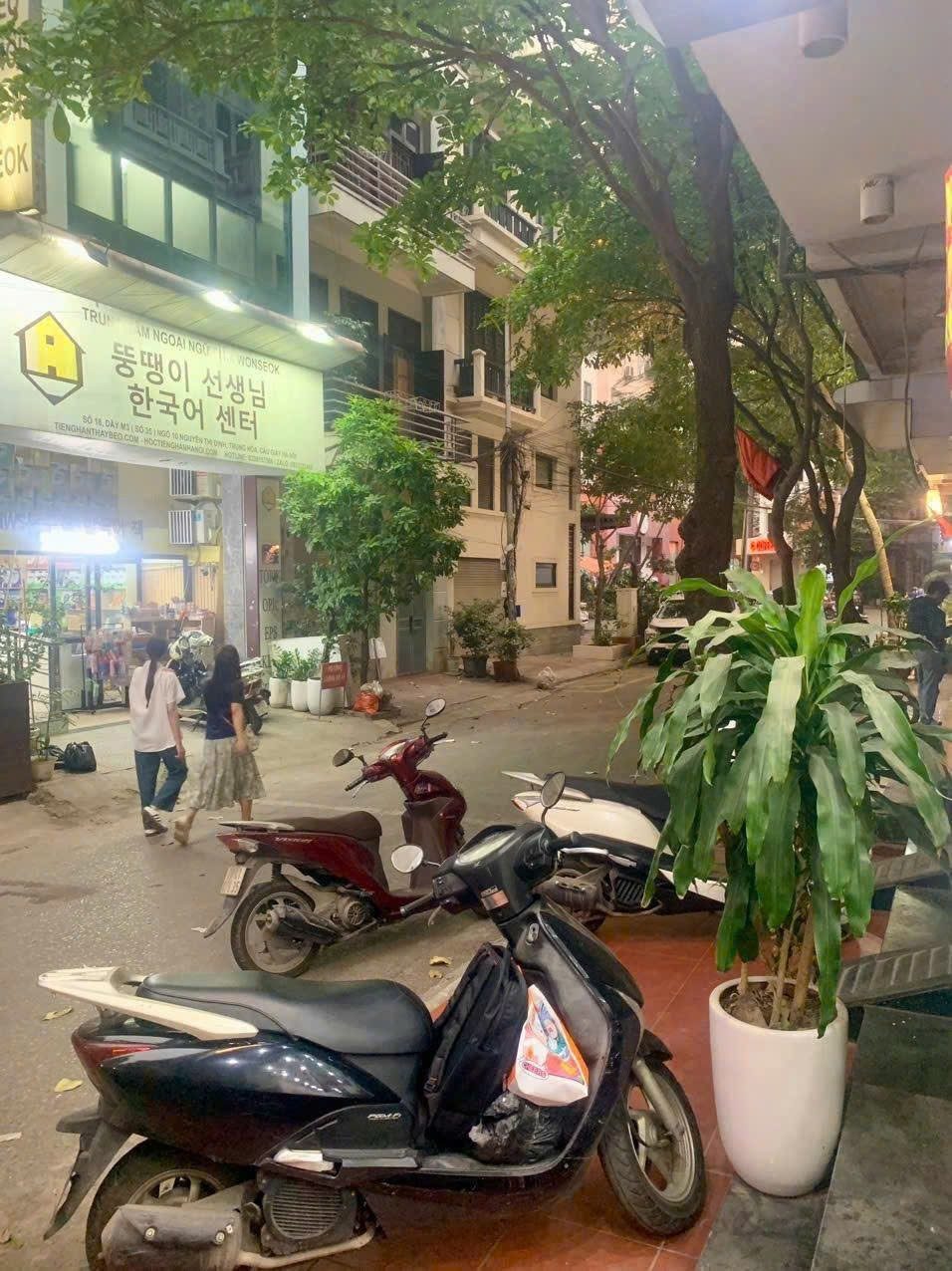 Cho Thuê Nhà Mặt Ngõ Phố Nguyễn Thị Định - Cầu Giấy 50M² 2 Tầng - Kinh Doanh Đa Dạng - Ô Tô Đỗ Cửa - Giá Thuê 20tr