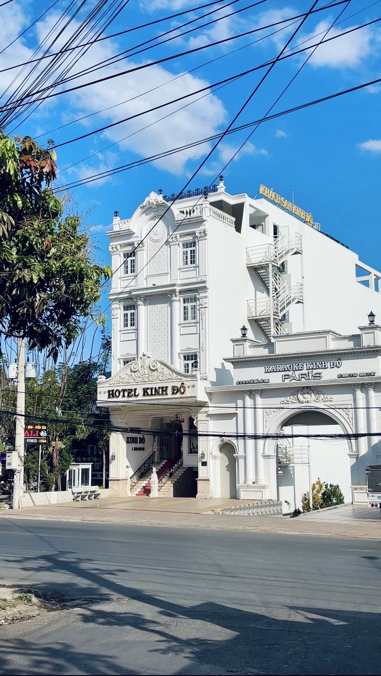 Đức Trọng bán nhà mặt tiền Nguyễn Thị Minh Khai 226m2 giá kẹt