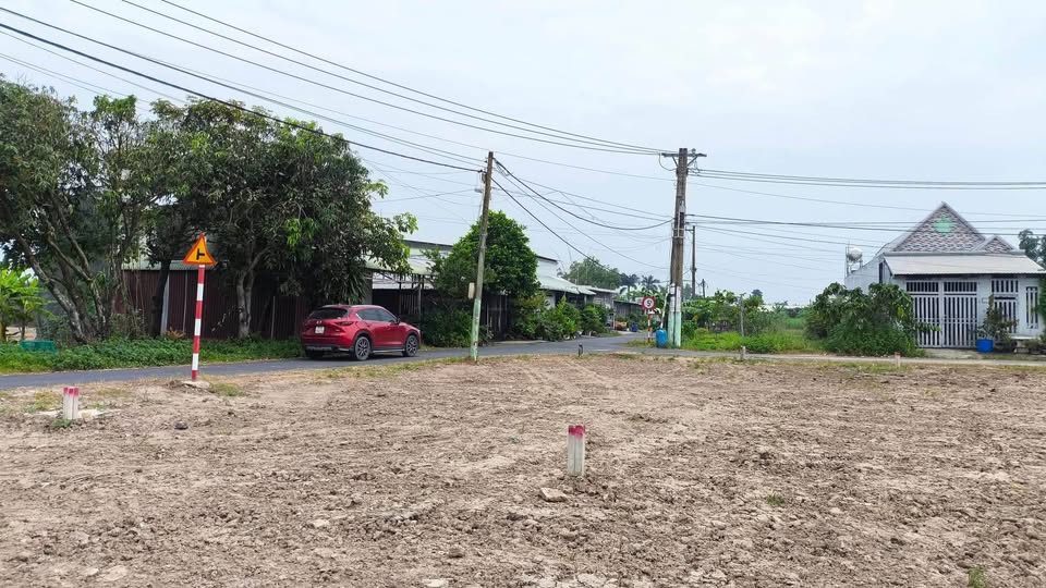 Chính chủ cần bán MT Nguyễn Thị Nhia QH khu dân cư hiện hữu 5x23m thổ cư sát TT Củ Chi, sổ riêng