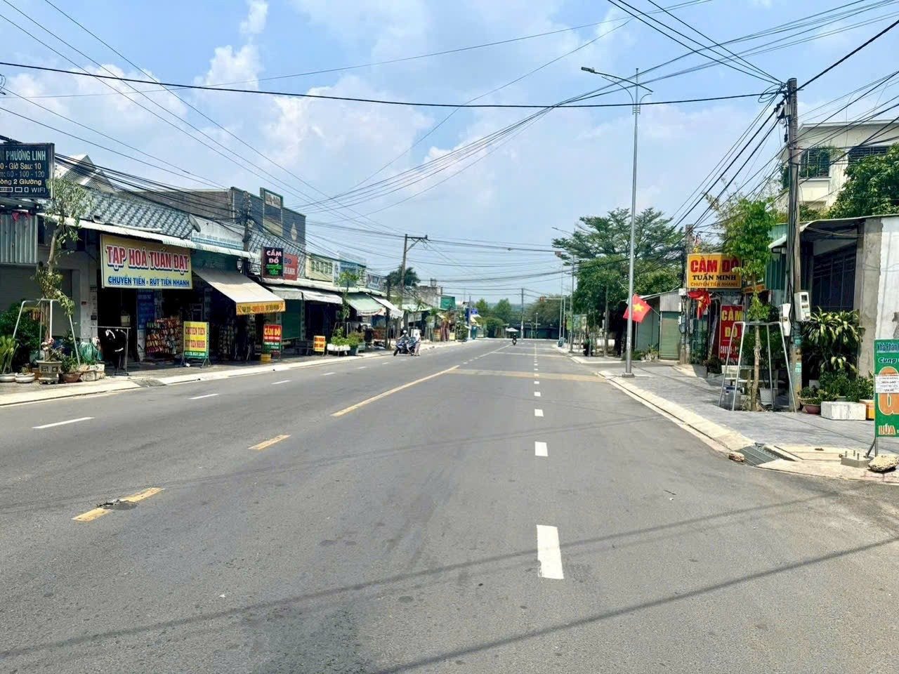BÁN NHÀ XƯỞNG GÓC 2 MẶT TIỀN – DÒNG TIỀN SẴN Vị trí: Nguyễn Thị Tươi – Dĩ An, tỉnh Bình Dương