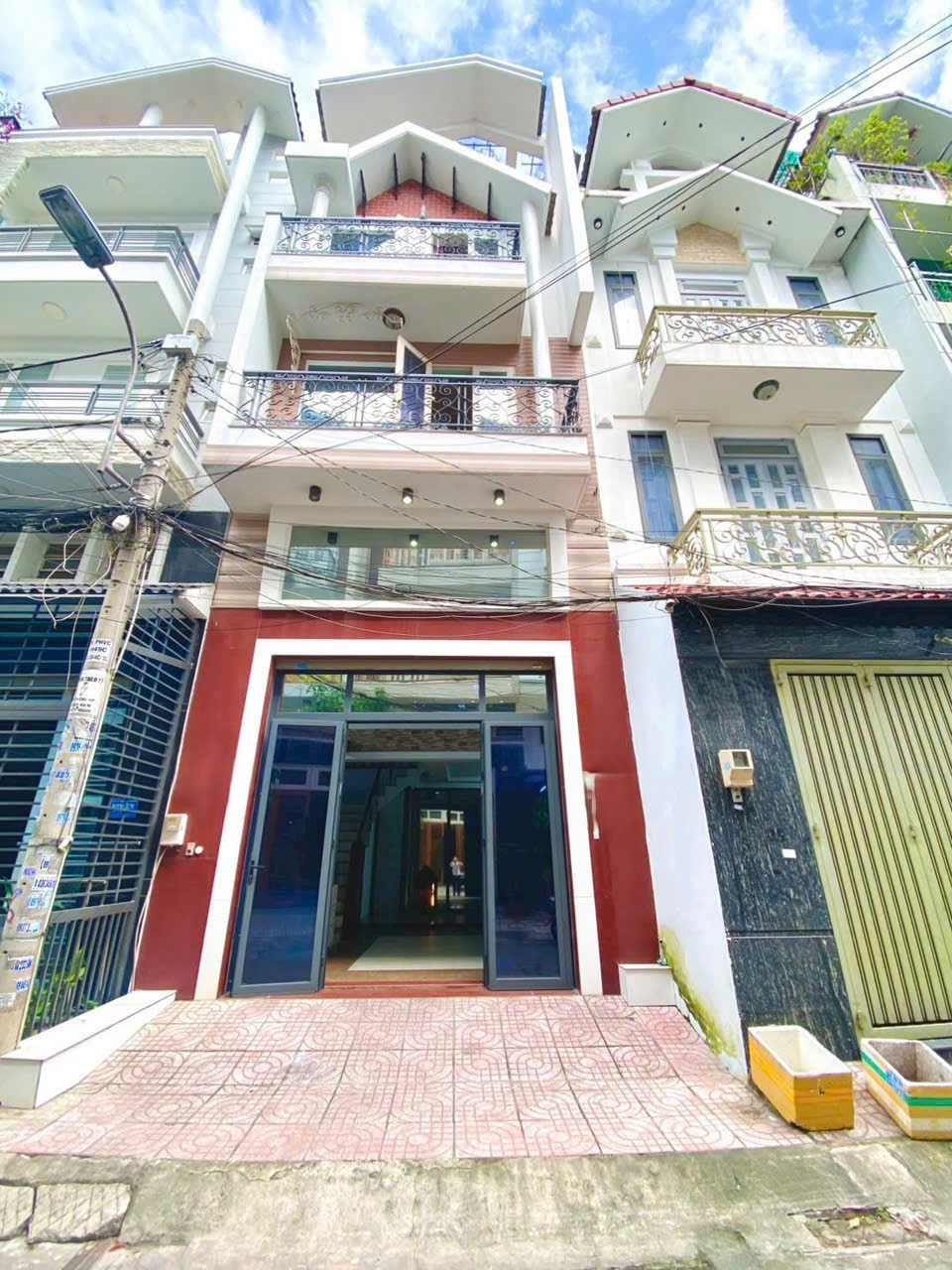 🔥 Chính chủ bán gấp nhà đẹp 4 tầng, 4PN, 65m² , hẻm ô tô Phường 14 Quận 5. Pháp lý chuẩn 100%, công chứng ngay. Giá chỉ 3.55 tỷ.