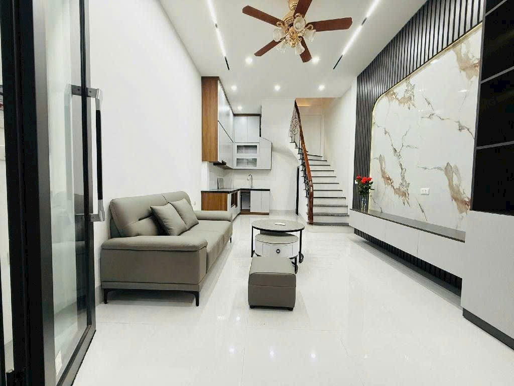 Nguyễn Trãi nhà đẹp 
38m 4t rá 7,tỷ  hơnquá ôk với căn nhà giữa trung tâm Thanh Xuân tiện ra Hoàng  Văn Thái.Vương Thừa Vũ
Lh:0377224604