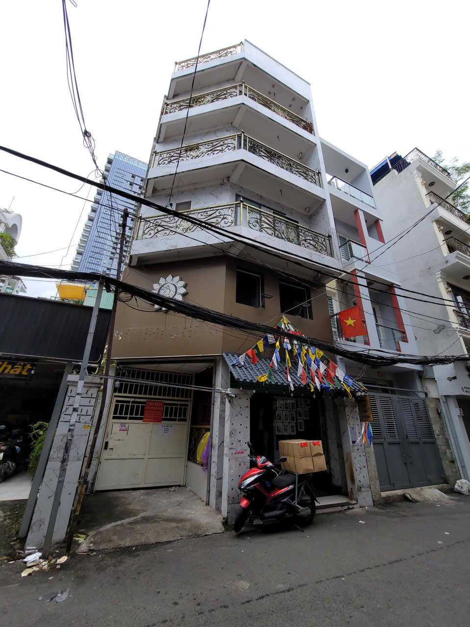 Chính Chủ Bán CHDV Hẻm Nguyễn Trãi, P. Nguyễn Cư Trinh , Quận 1 – Giá 68 tỷ