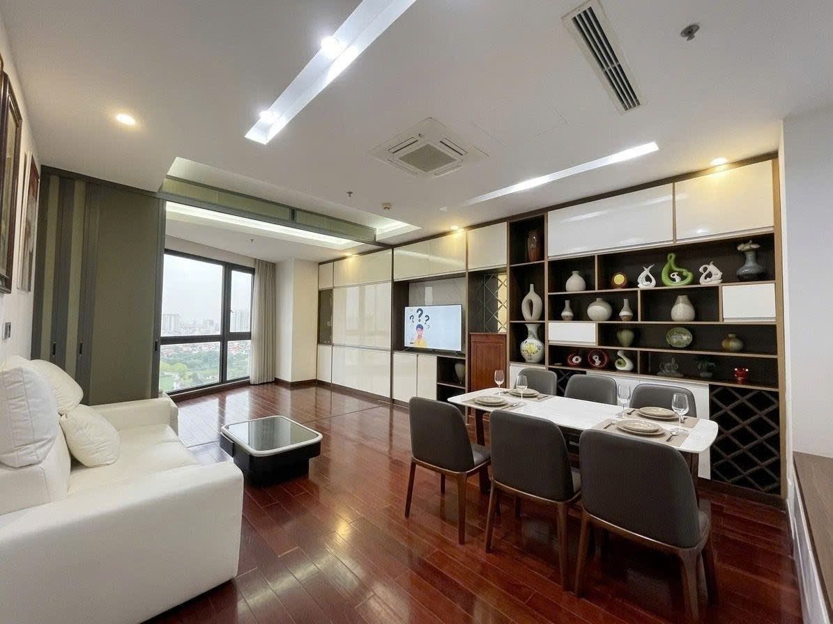 Căn hộ Royal City 131m2 x 3PN 💥 View bể bơi cực đẹp — Không gian thượng lưu — Tầm giá 14 tỷ