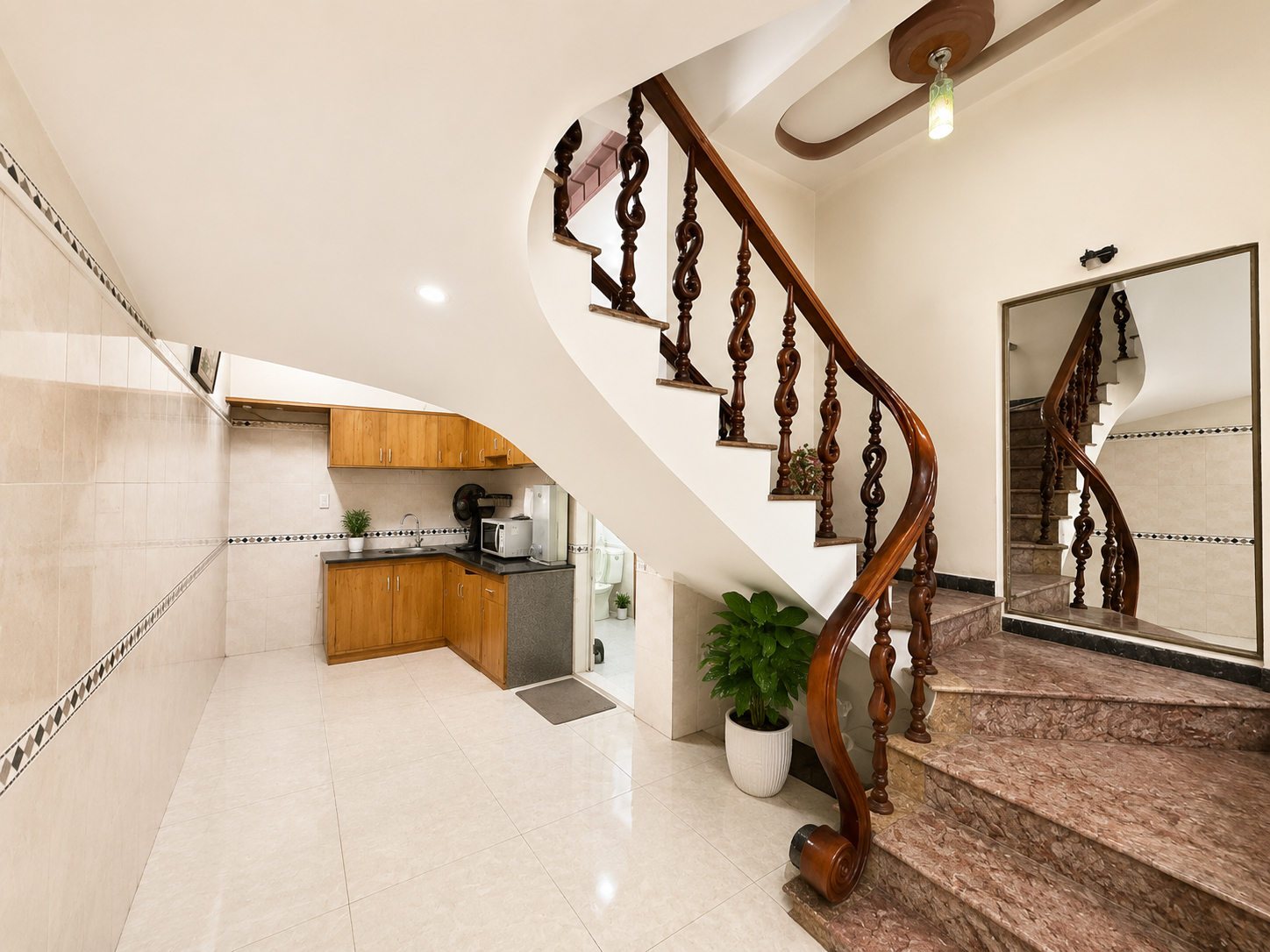 Bán nhà  phố Quan Nhân 
40m4t dân xây chắc chắn ,giá 7,3 tỷ 
Nhà ở vị trí gần rất nhiều trường học các cấp  
Sổ đỏ chính chủ, pháp lý chuẩn 

Ace có nhu cầu lh; 0377224604 để xem nhà và biết thêm nhiều căn nhà đẹp nữa nhé!