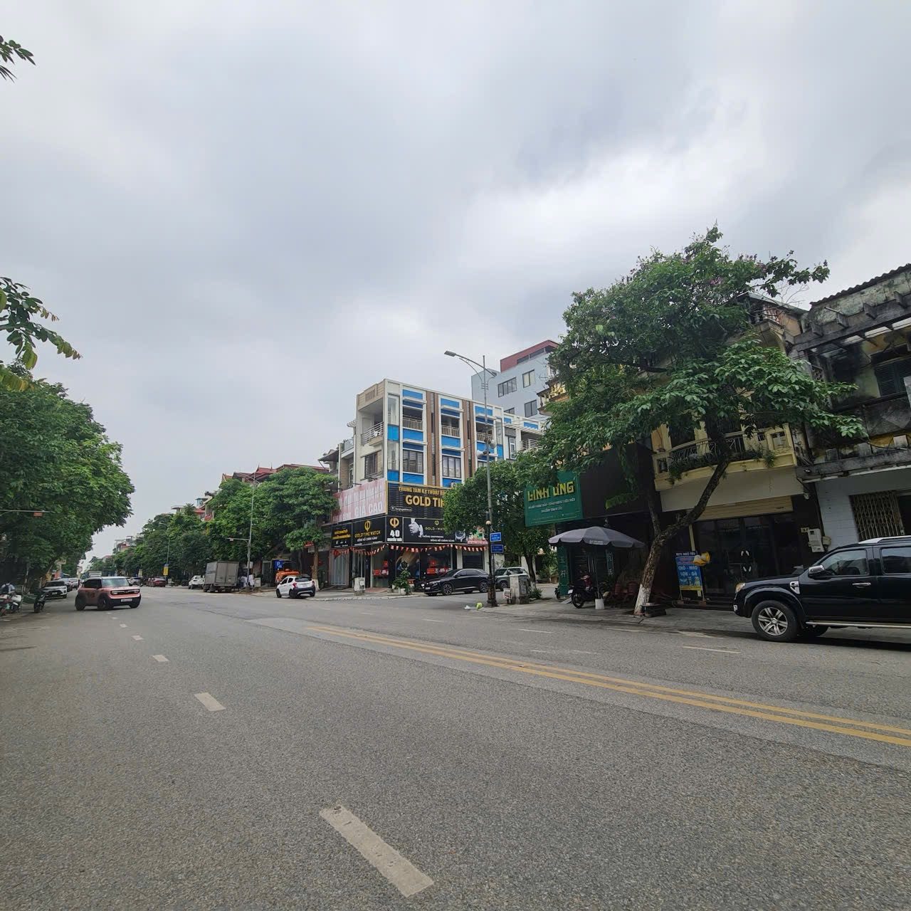 Gia Chủ chuyển hướng kinh doanh , nên bán căn nhà 4 tầng mặt trục Chính Nguyễn Trãi