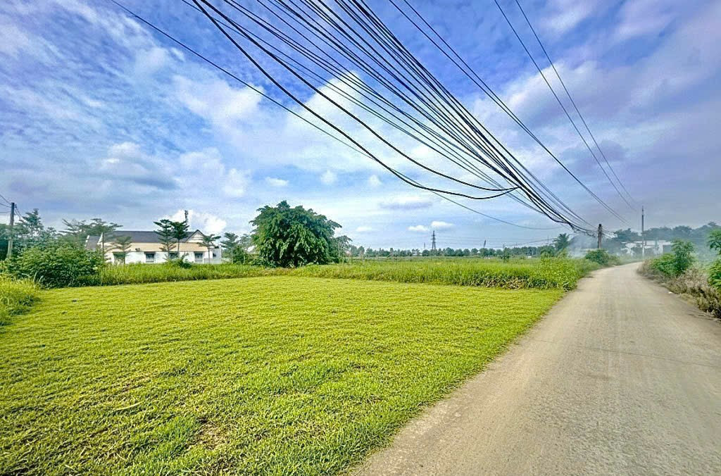 🏠CHÍNH CHỦ CẦN BÁN LÔ ĐẤT NGAY TRUNG TÂM BẾN LỨC - 1 TỶ 9 SỞ HỮU NGAY