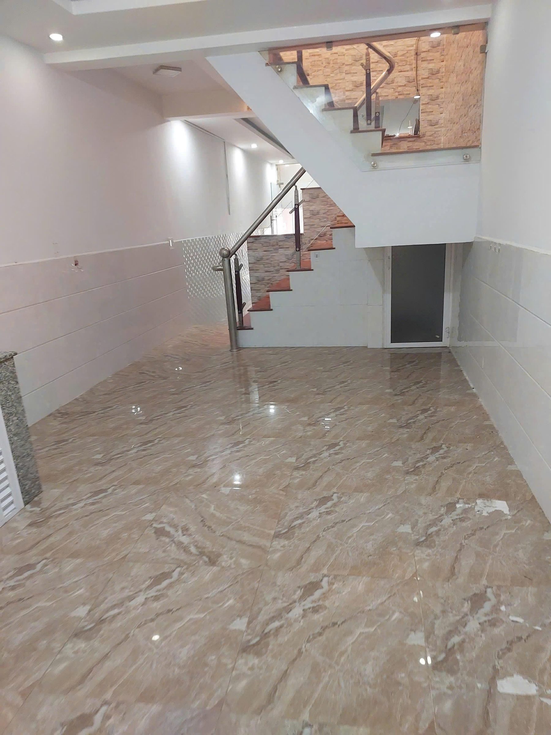 CHO THUÊ NHÀ MẶT TIỀN NGUYÊN TỬ LỰC P8 ĐÀ LẠT – GIÁ 15 TRIỆU/THÁNG