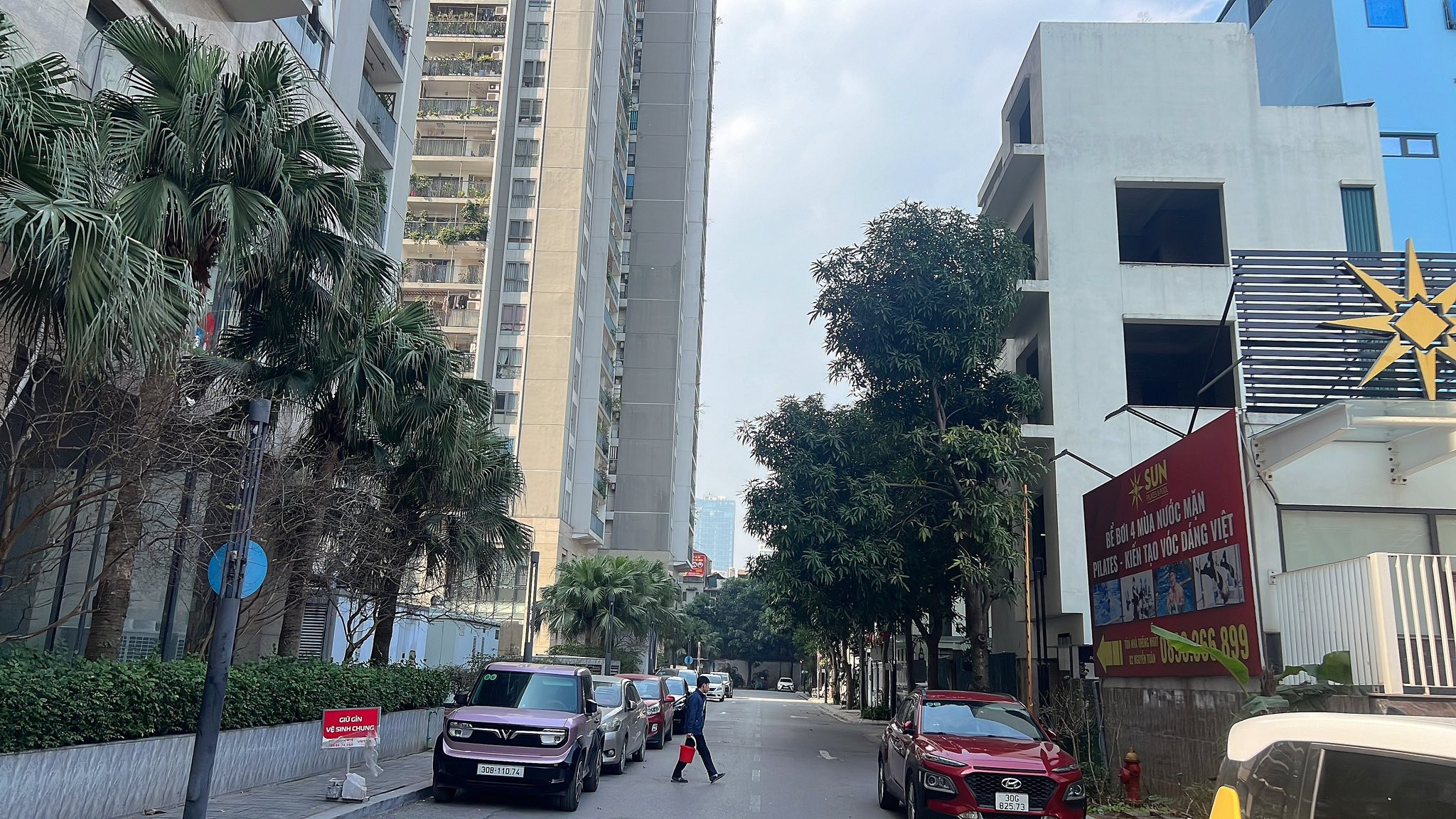 BÁN NHÀ LIỀN KỀ PHỐ NGUYỄN TUÂN. 115M2 - 5 TẦNG. GARA Ô TÔ.
